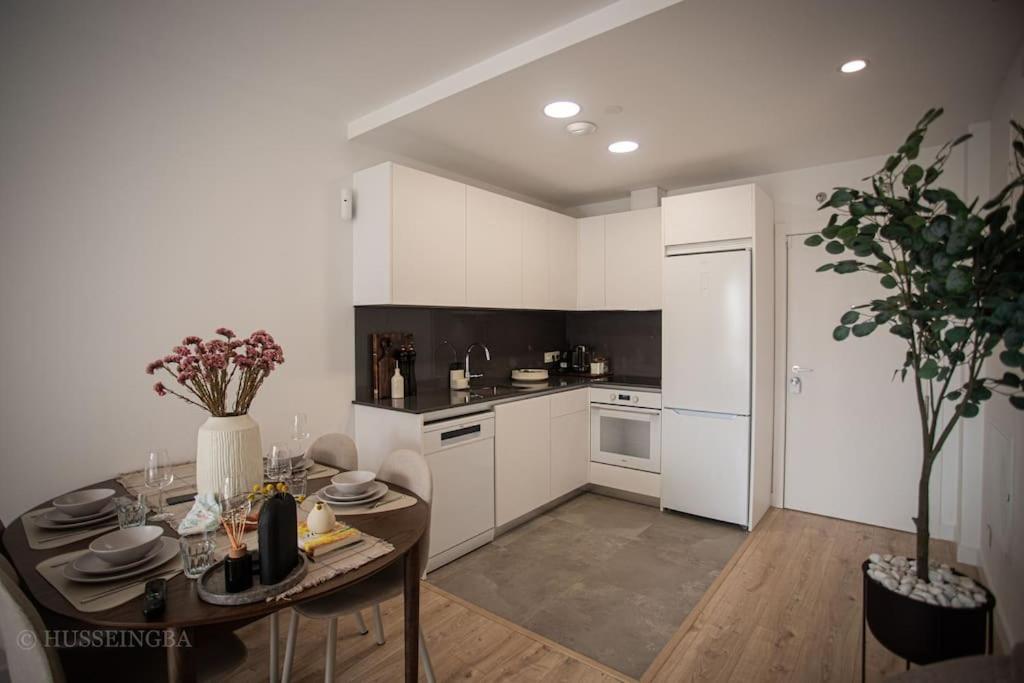 Malaga Skyline Suite with Pool - Floor 26 - Free Parking