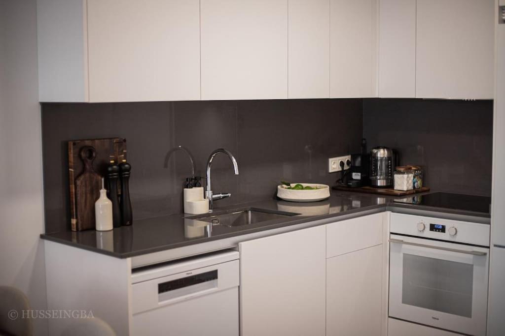Malaga Skyline Suite with Pool - Floor 26 - Free Parking