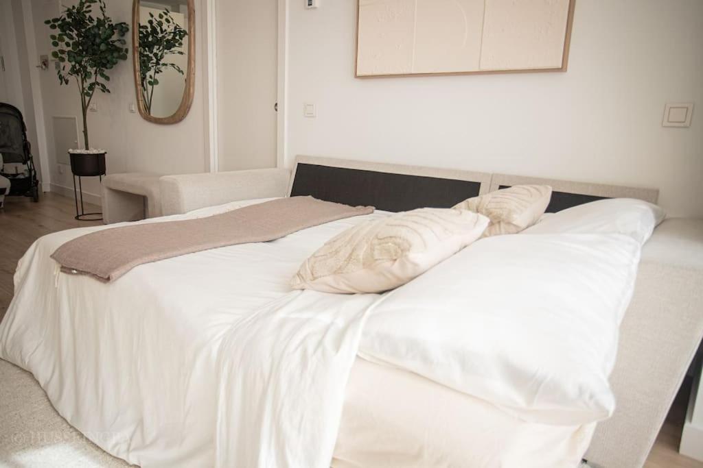 Malaga Skyline Suite with Pool - Floor 26 - Free Parking