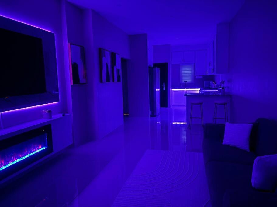 Lux Casa TT- Stylish 2 bedroom condo with pool view 4