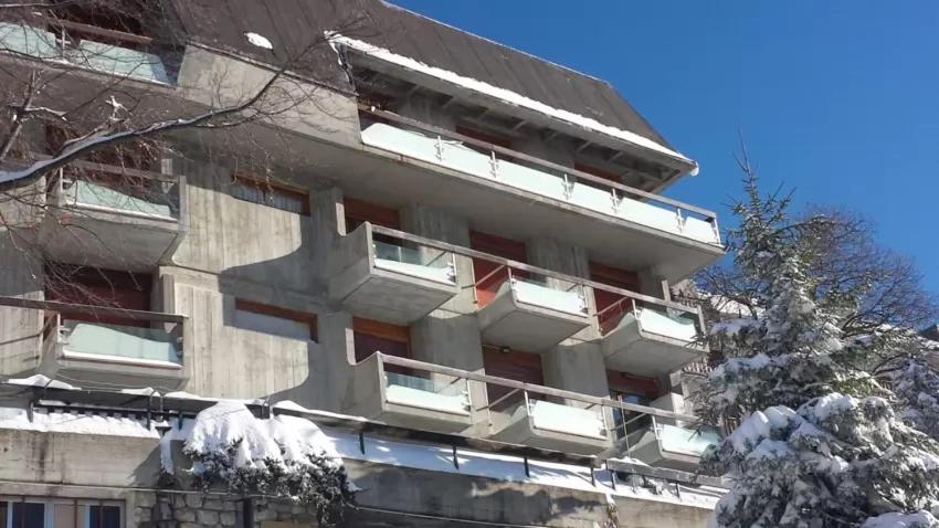 Bilocale I cervi a pochi passi dalle piste con vista Mondolè
