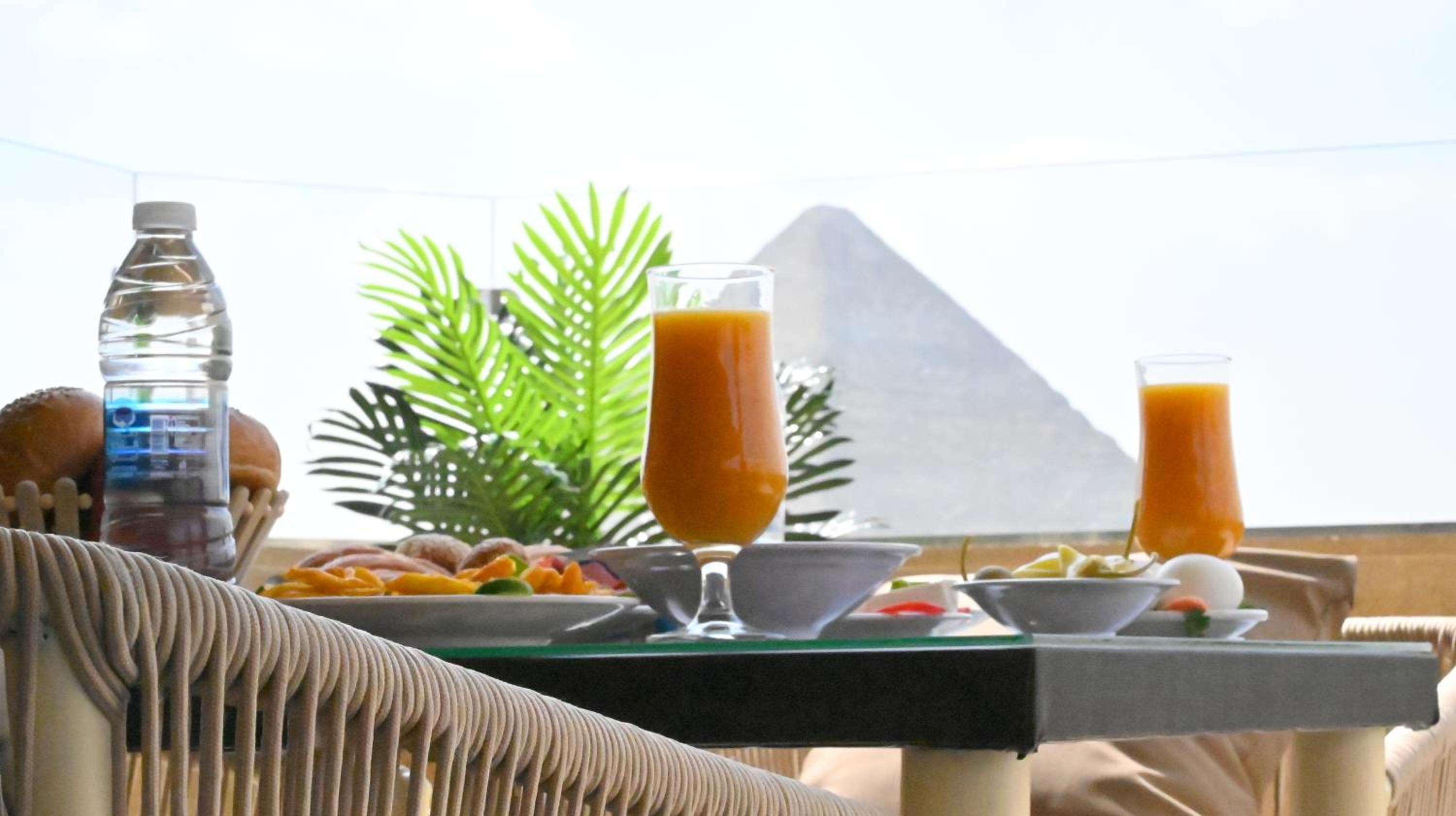 Pyramids Wonders Hotel