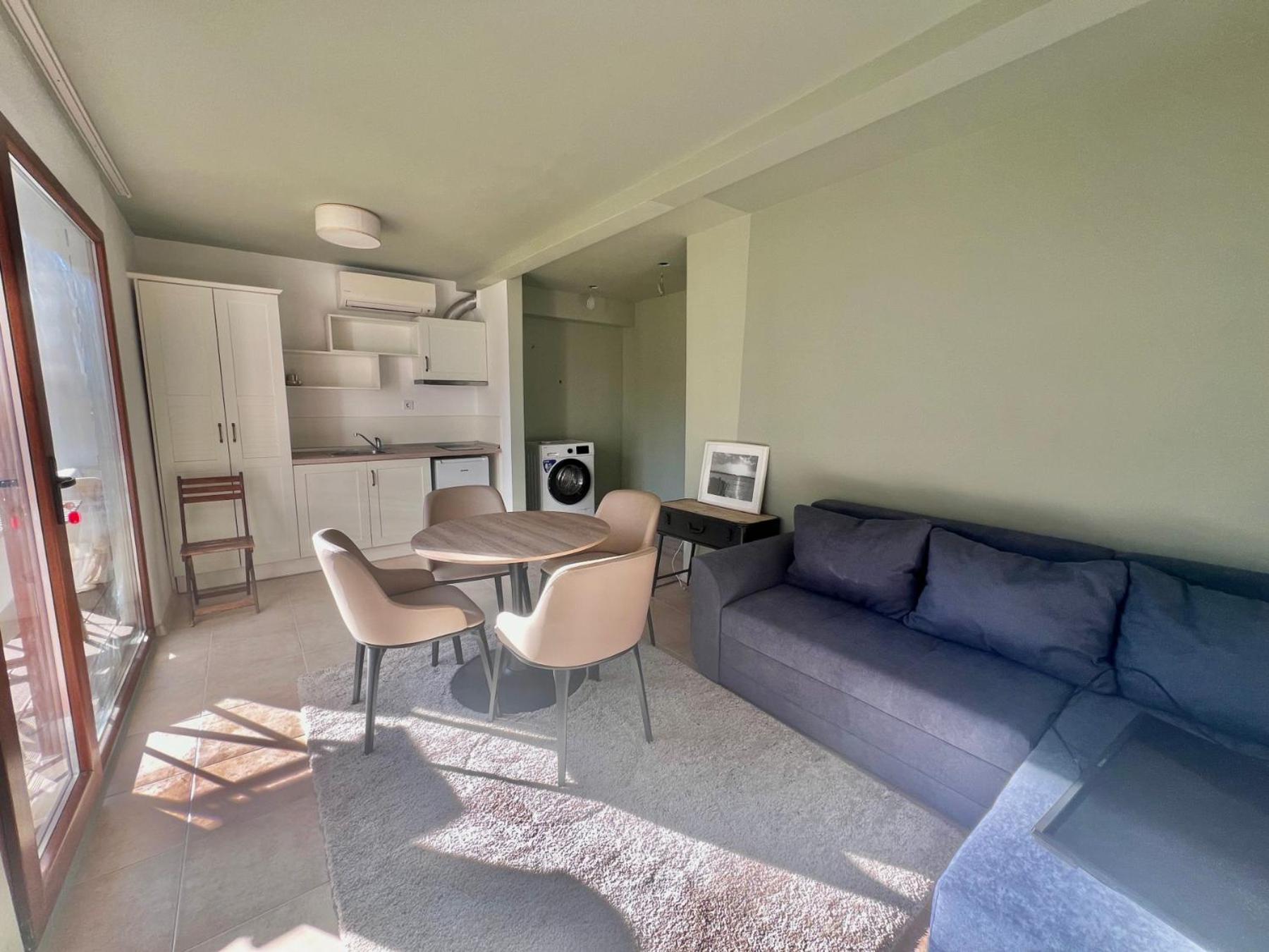 Kiara Apartments