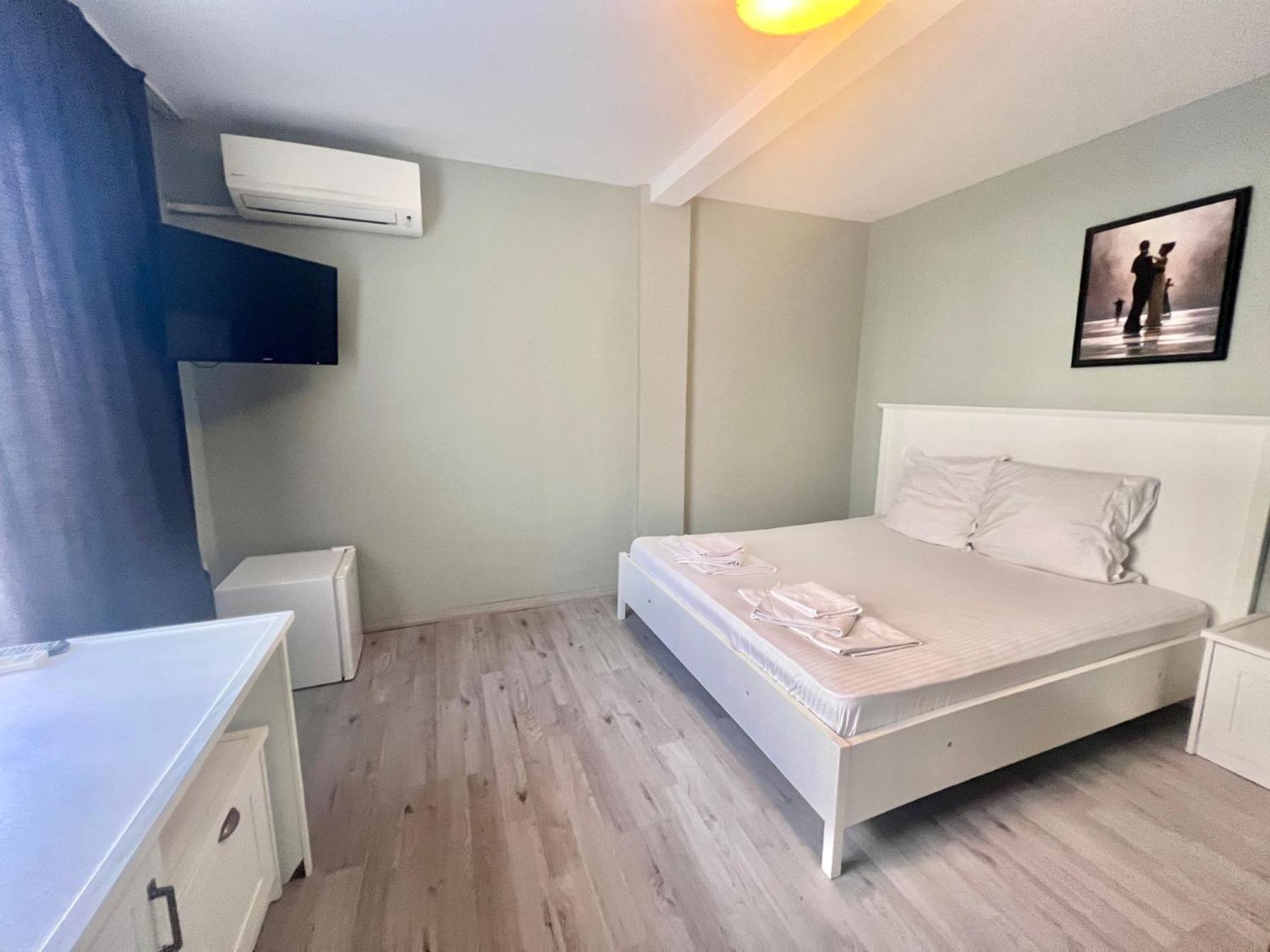 Kiara Apartments