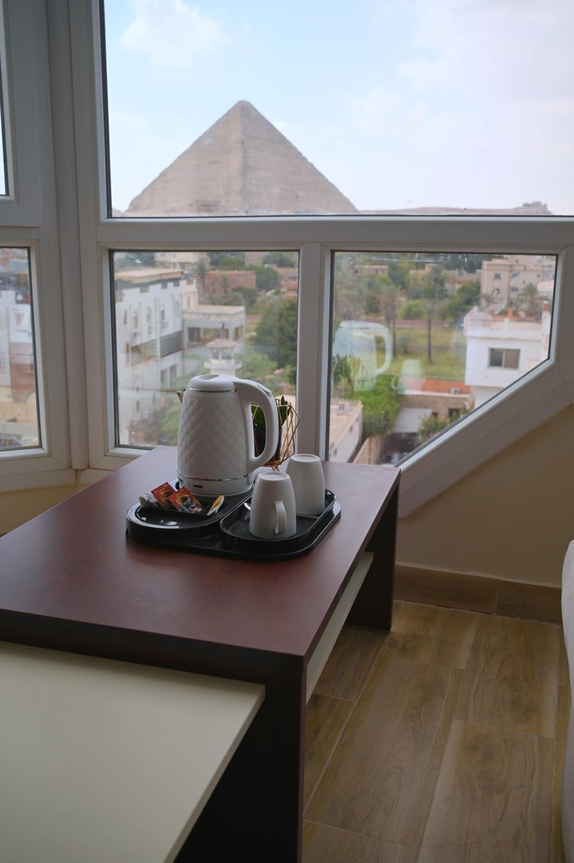 Pyramids Wonders Hotel