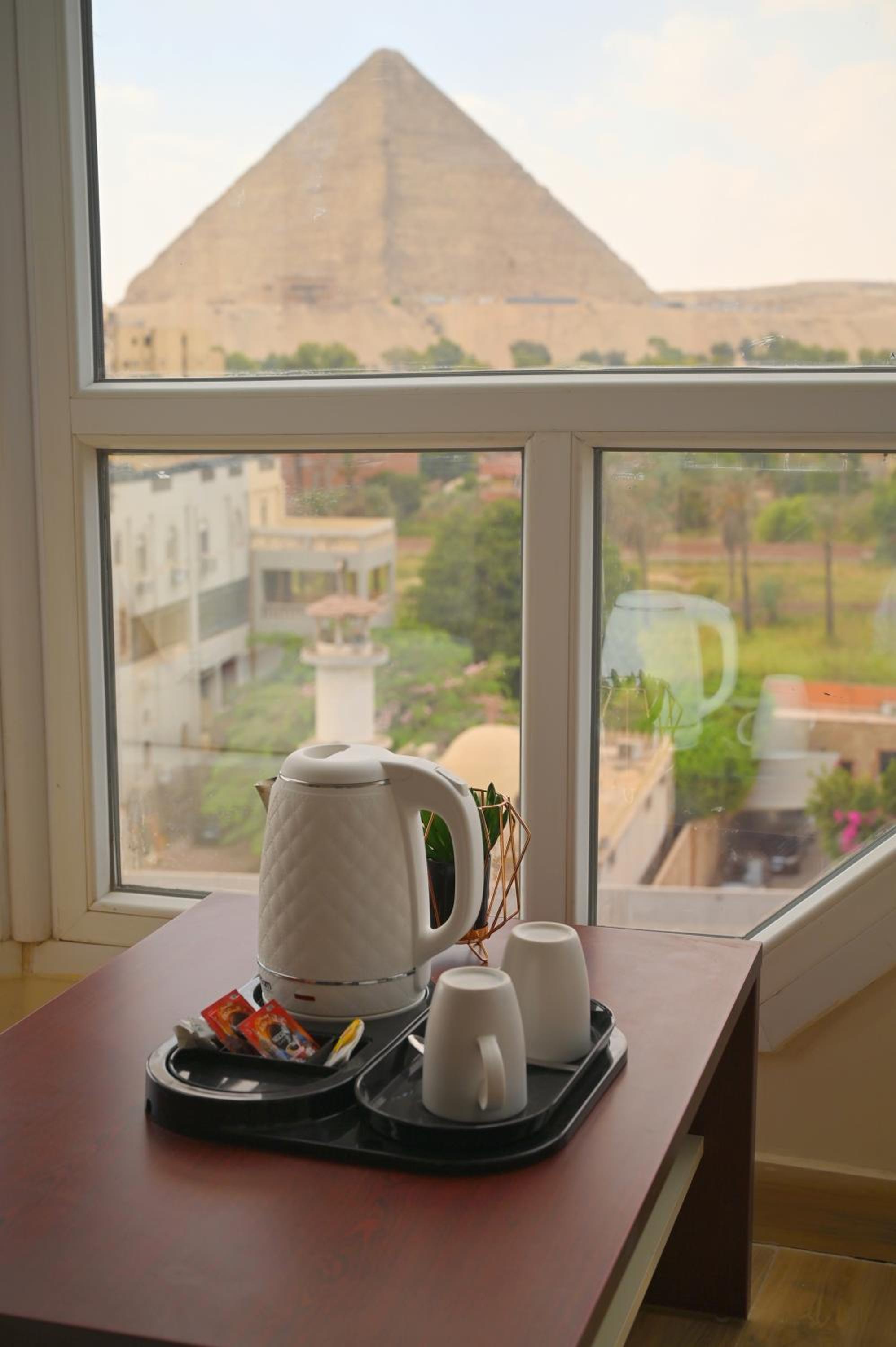 Pyramids Wonders Hotel
