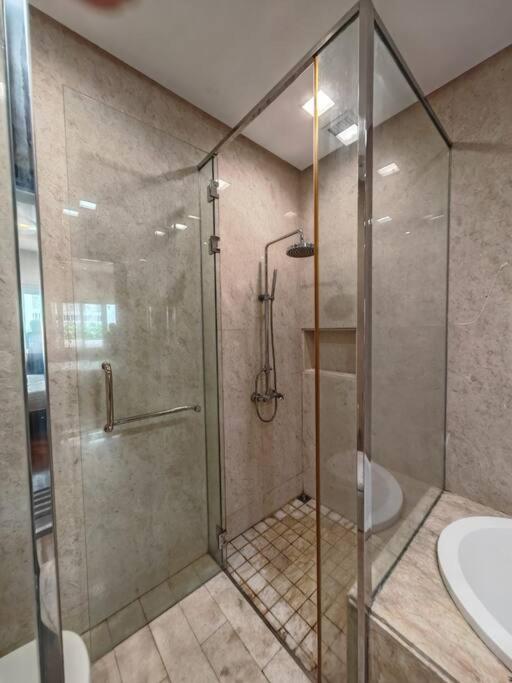 Sweet Cozy Marina Suite at Straits Quay