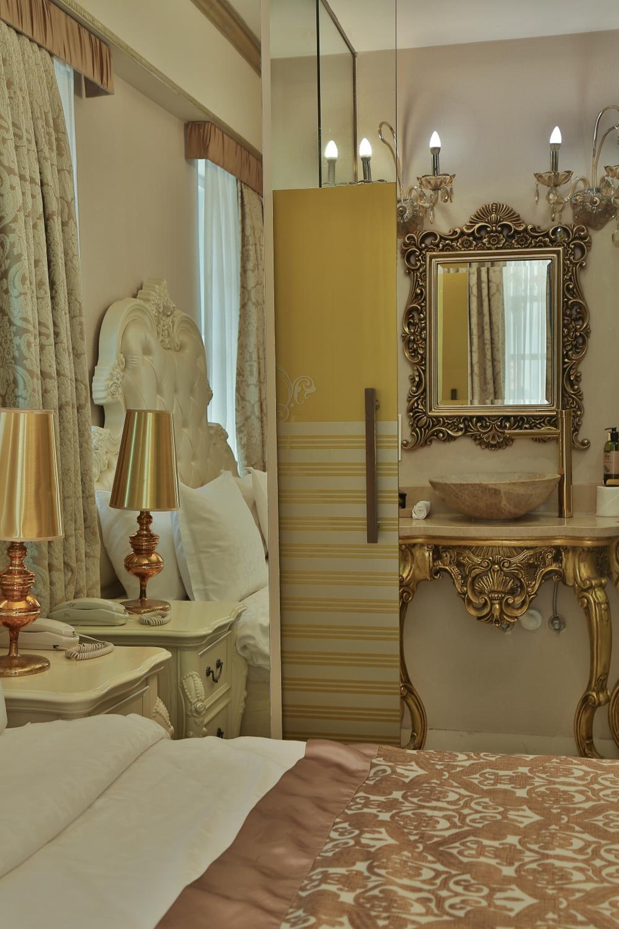 Elegance East Hotel - Image 42