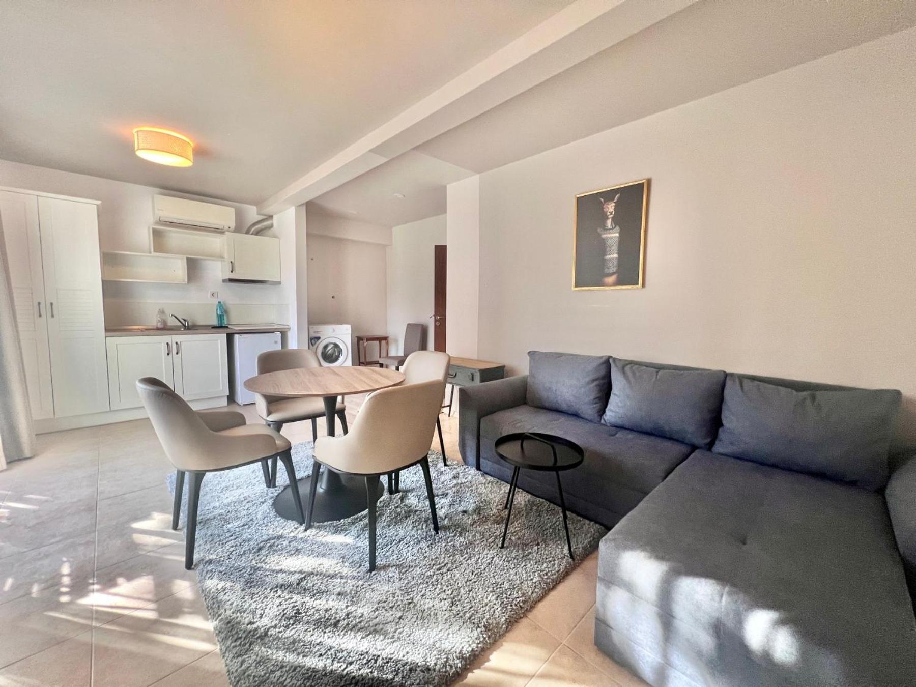 Kiara Apartments