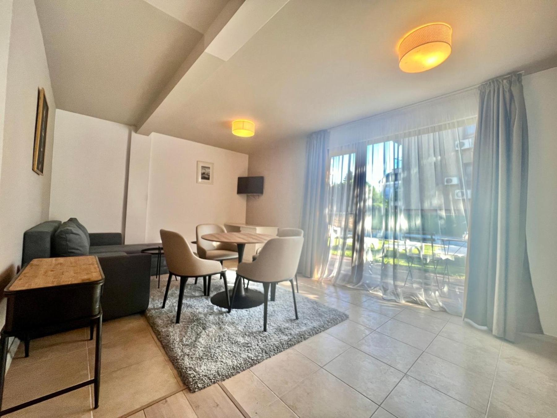Kiara Apartments