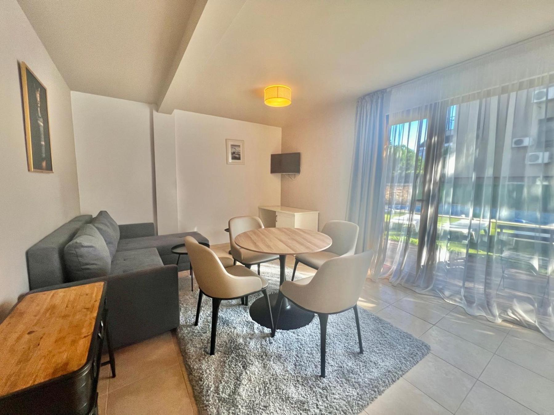 Kiara Apartments