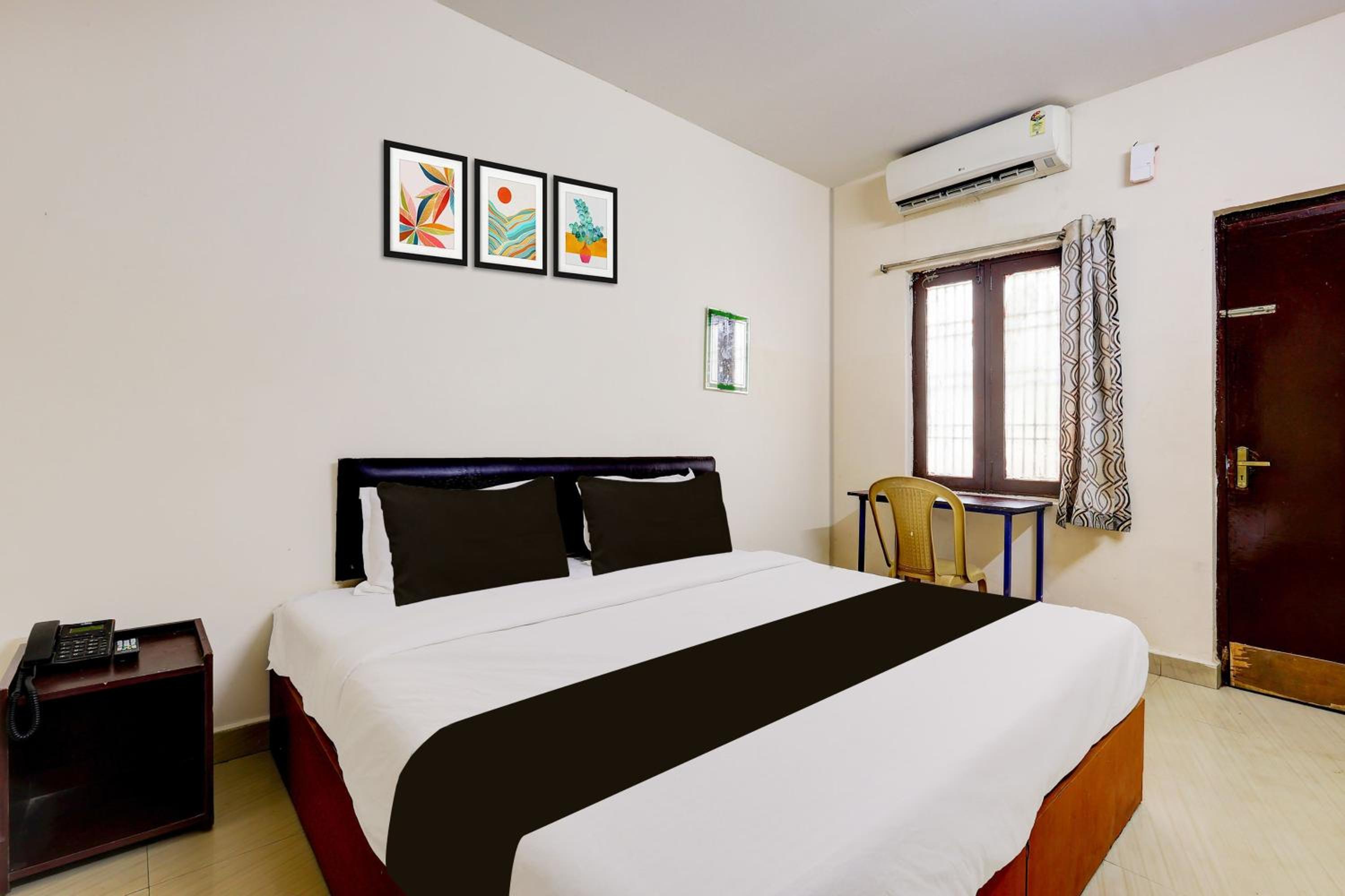Super Hotel O Moghalarajpuram