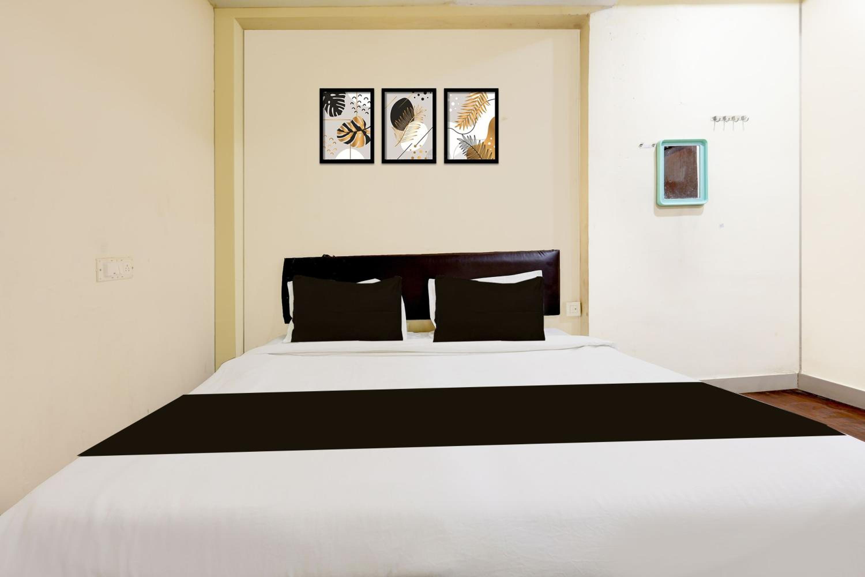 Super Hotel O Moghalarajpuram