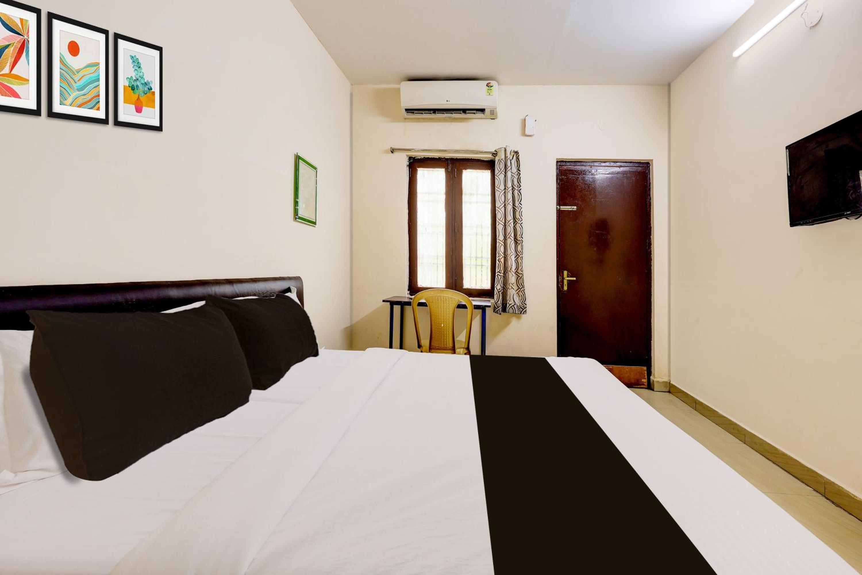 Super Hotel O Moghalarajpuram