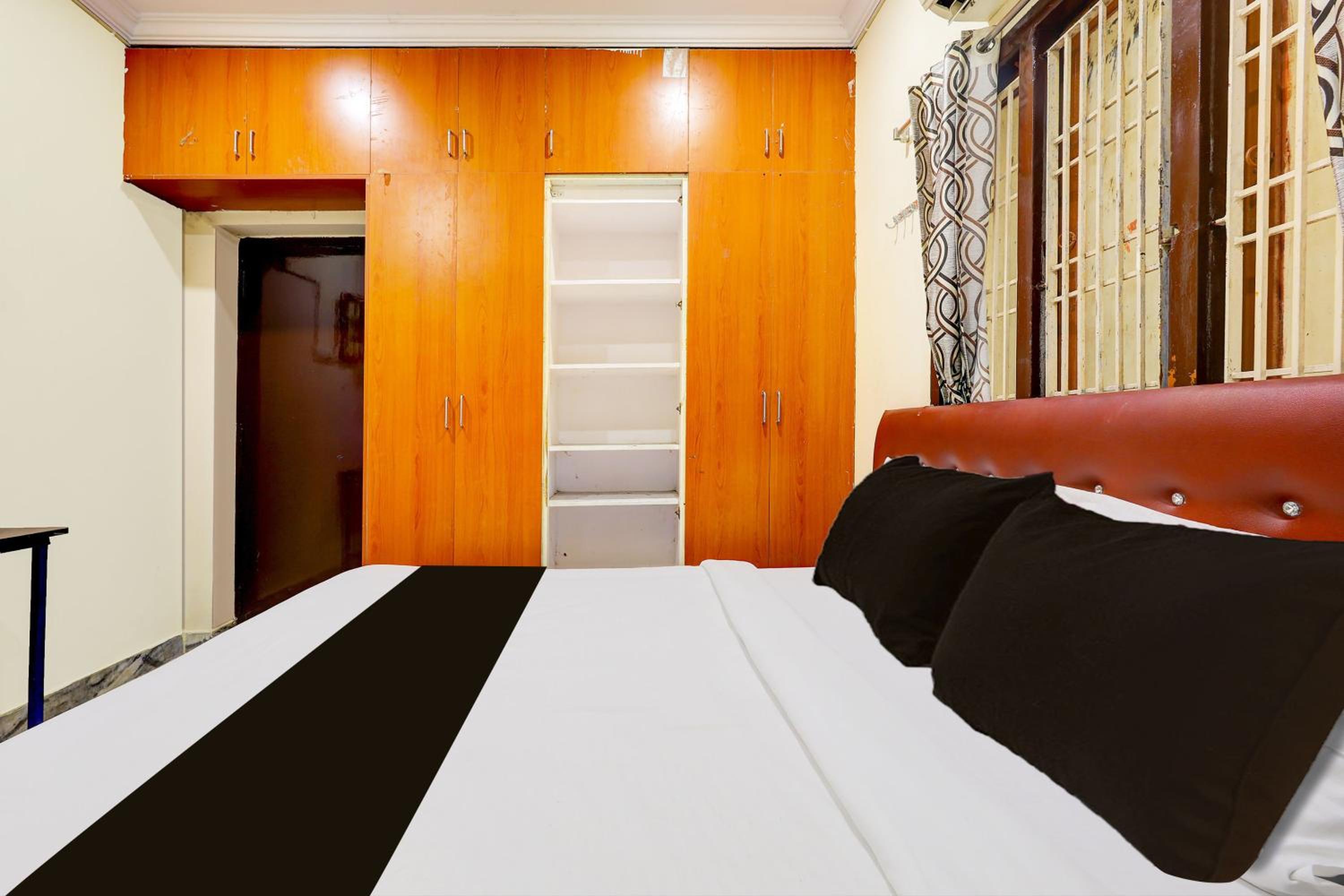 Super Hotel O Moghalarajpuram