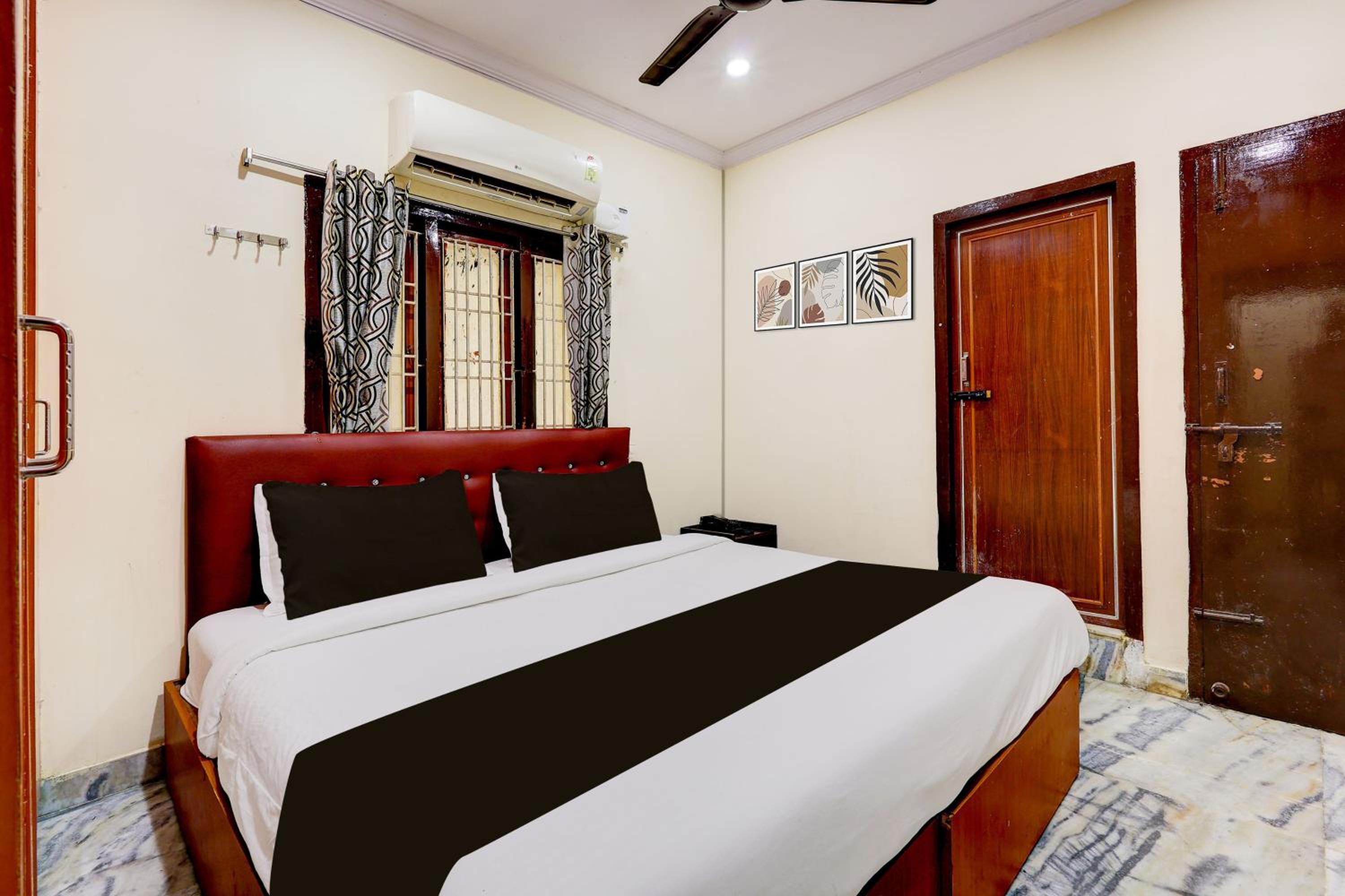 Super Hotel O Moghalarajpuram
