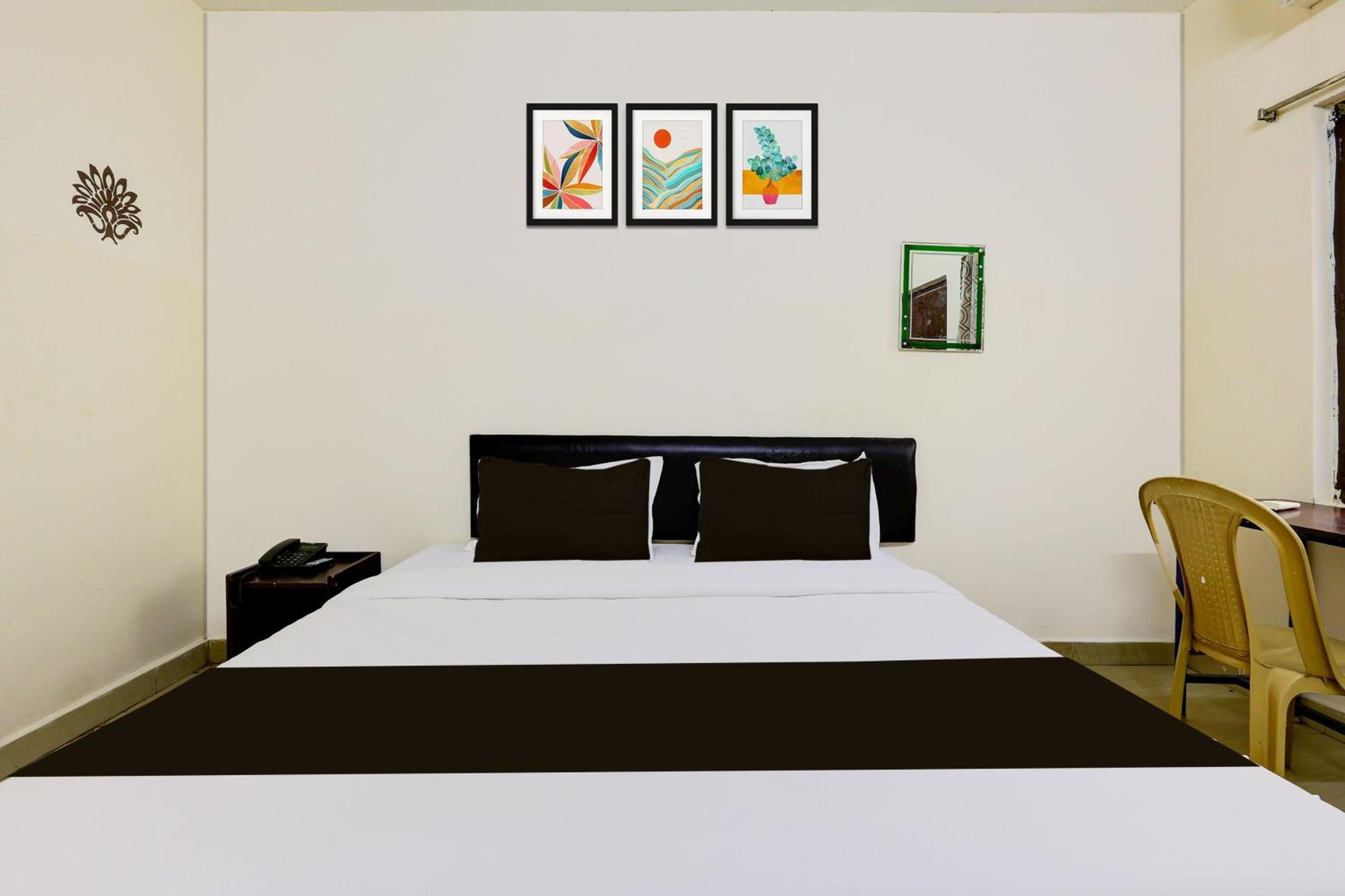 Super Hotel O Moghalarajpuram