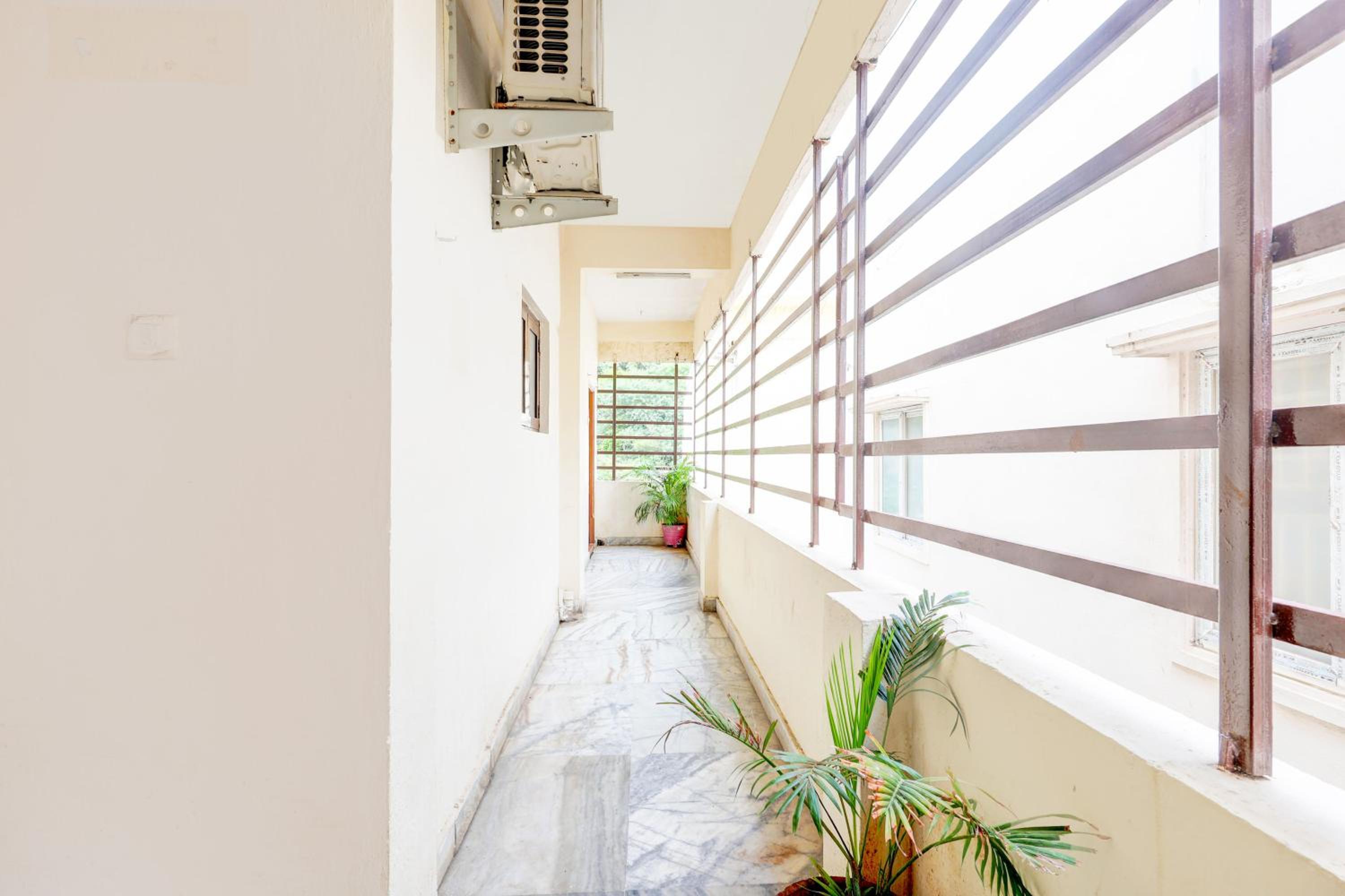 Super Hotel O Moghalarajpuram
