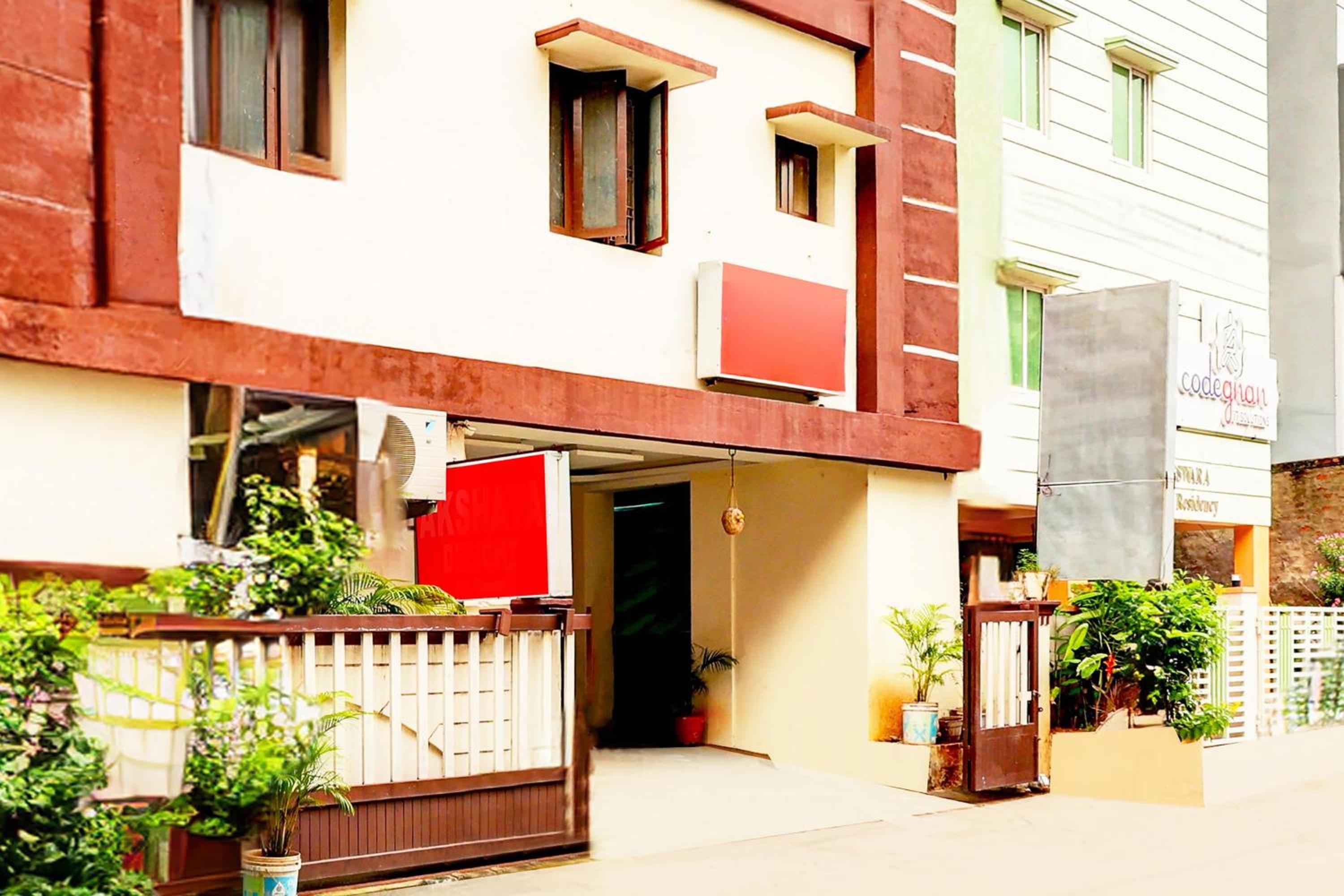 Super Hotel O Moghalarajpuram