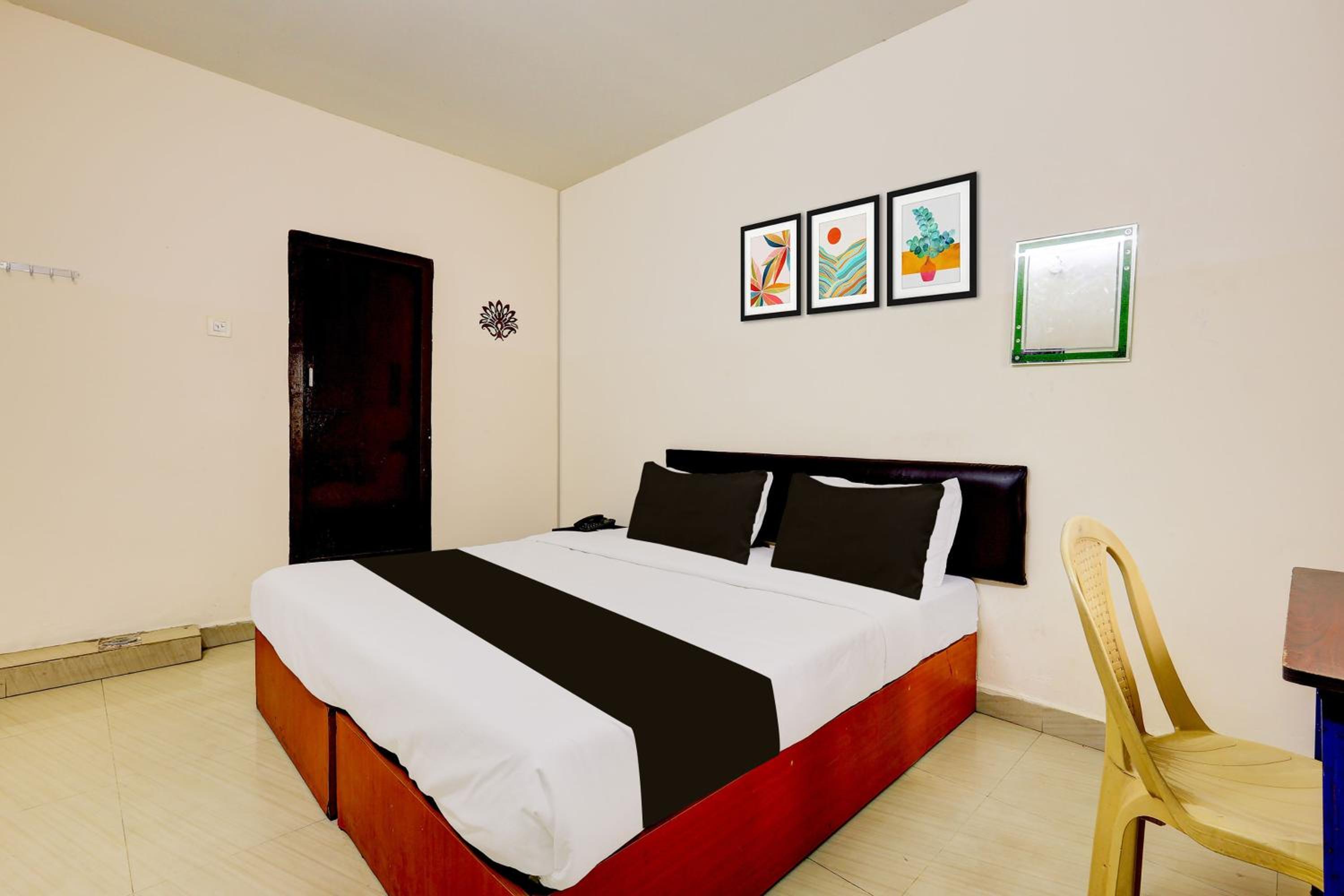 Super Hotel O Moghalarajpuram