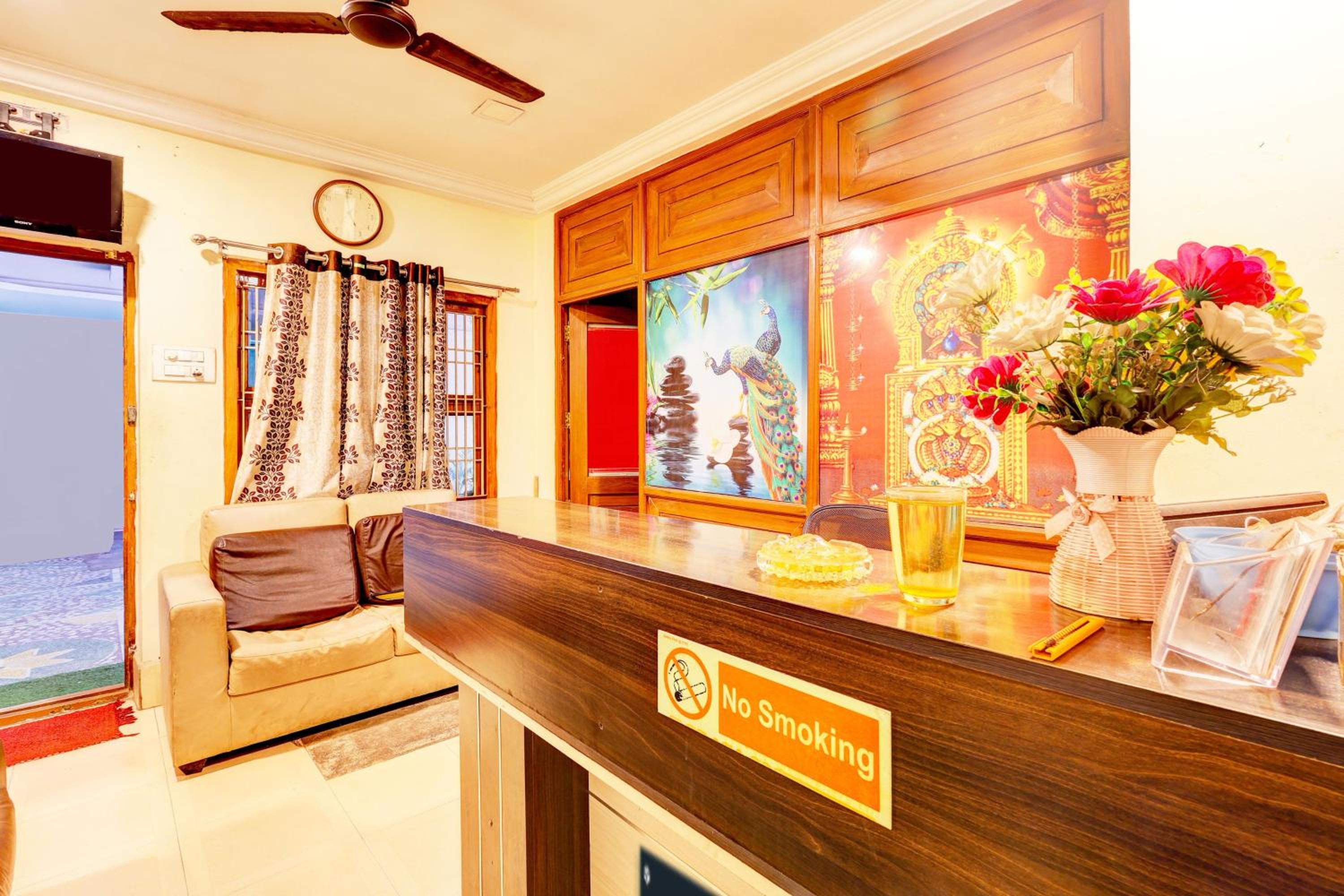 Super Hotel O Moghalarajpuram
