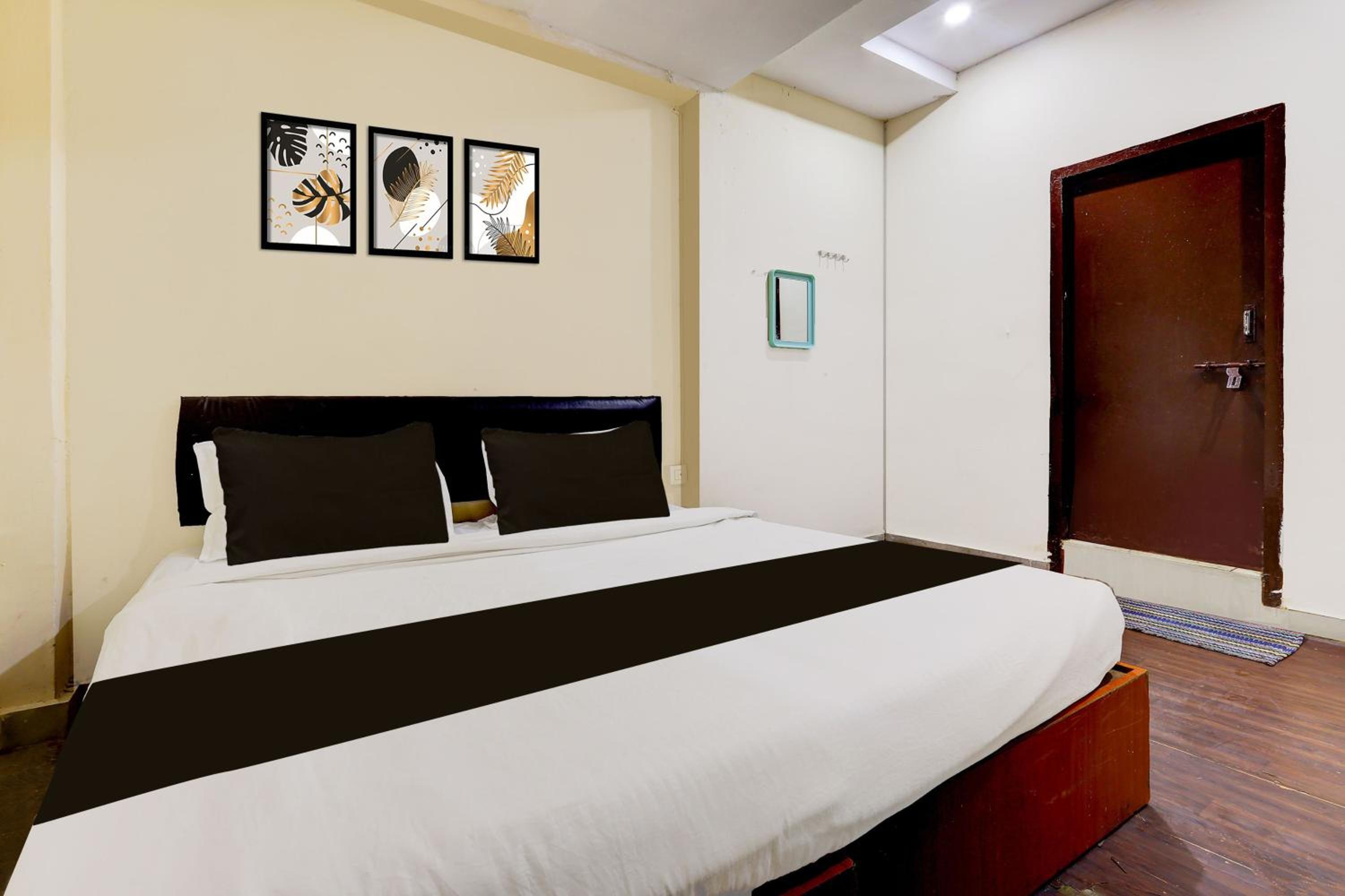 Super Hotel O Moghalarajpuram