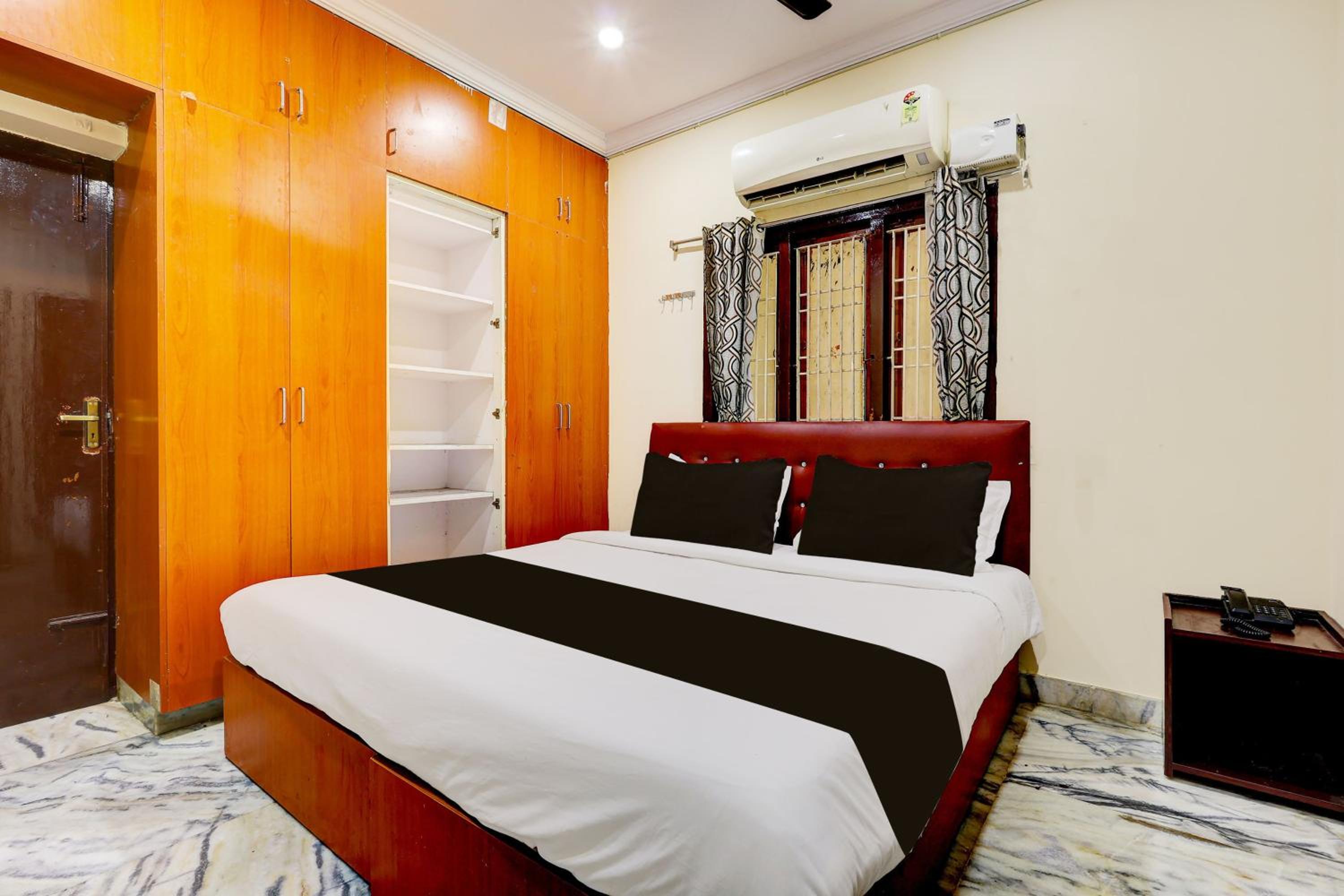 Super Hotel O Moghalarajpuram