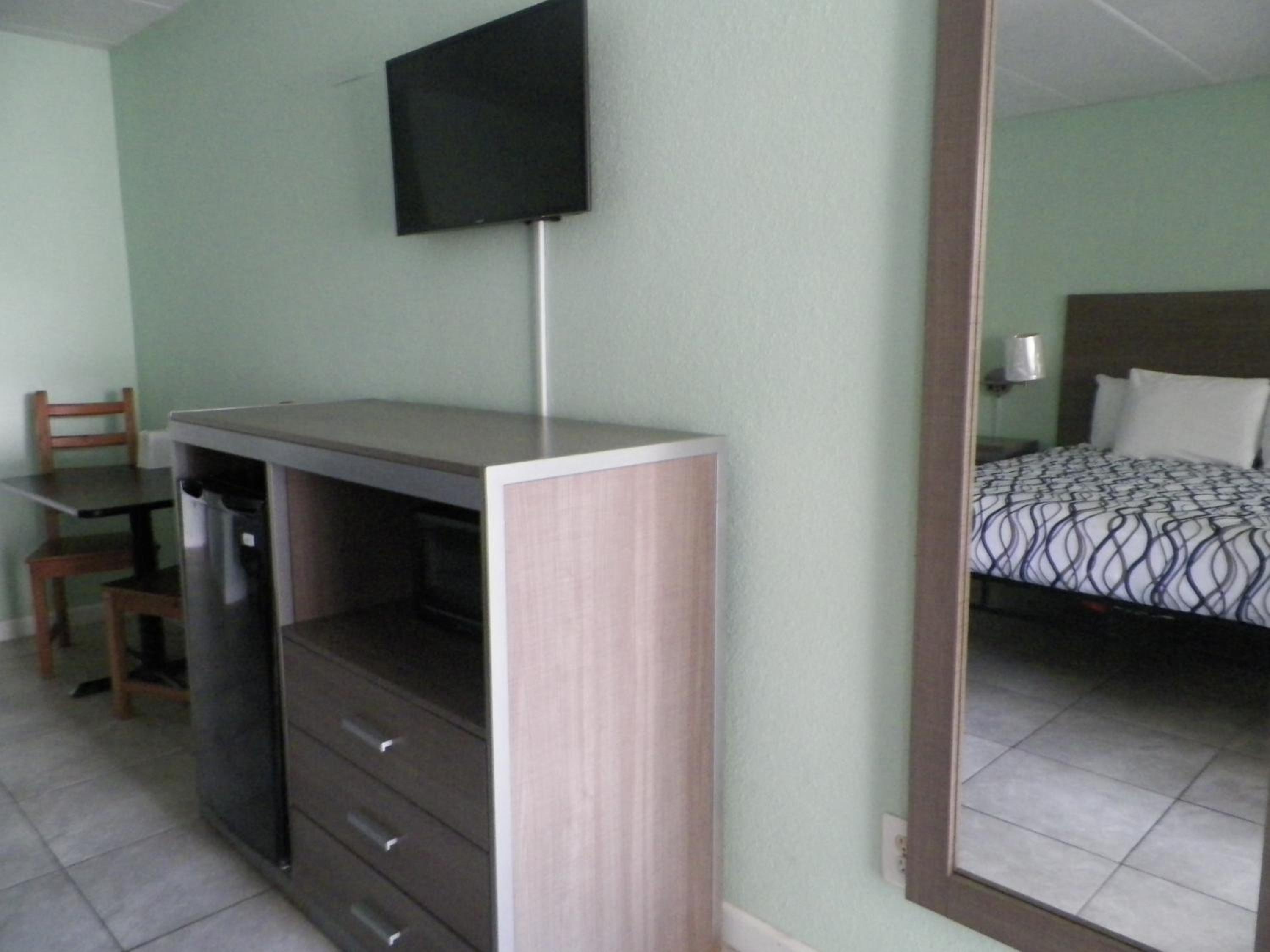 Royal Canadian Motel