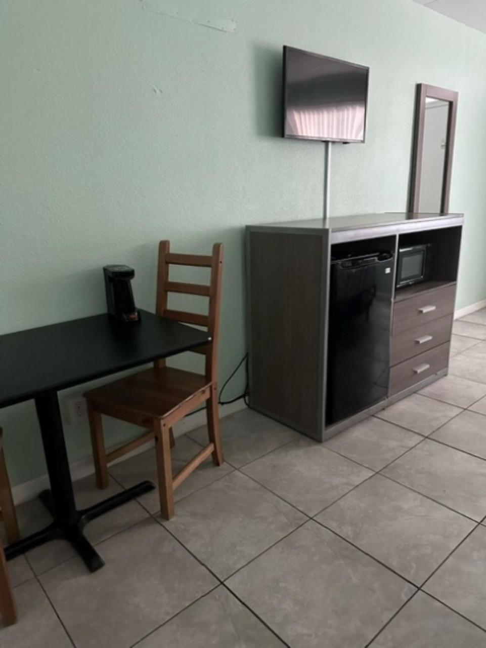 Royal Canadian Motel