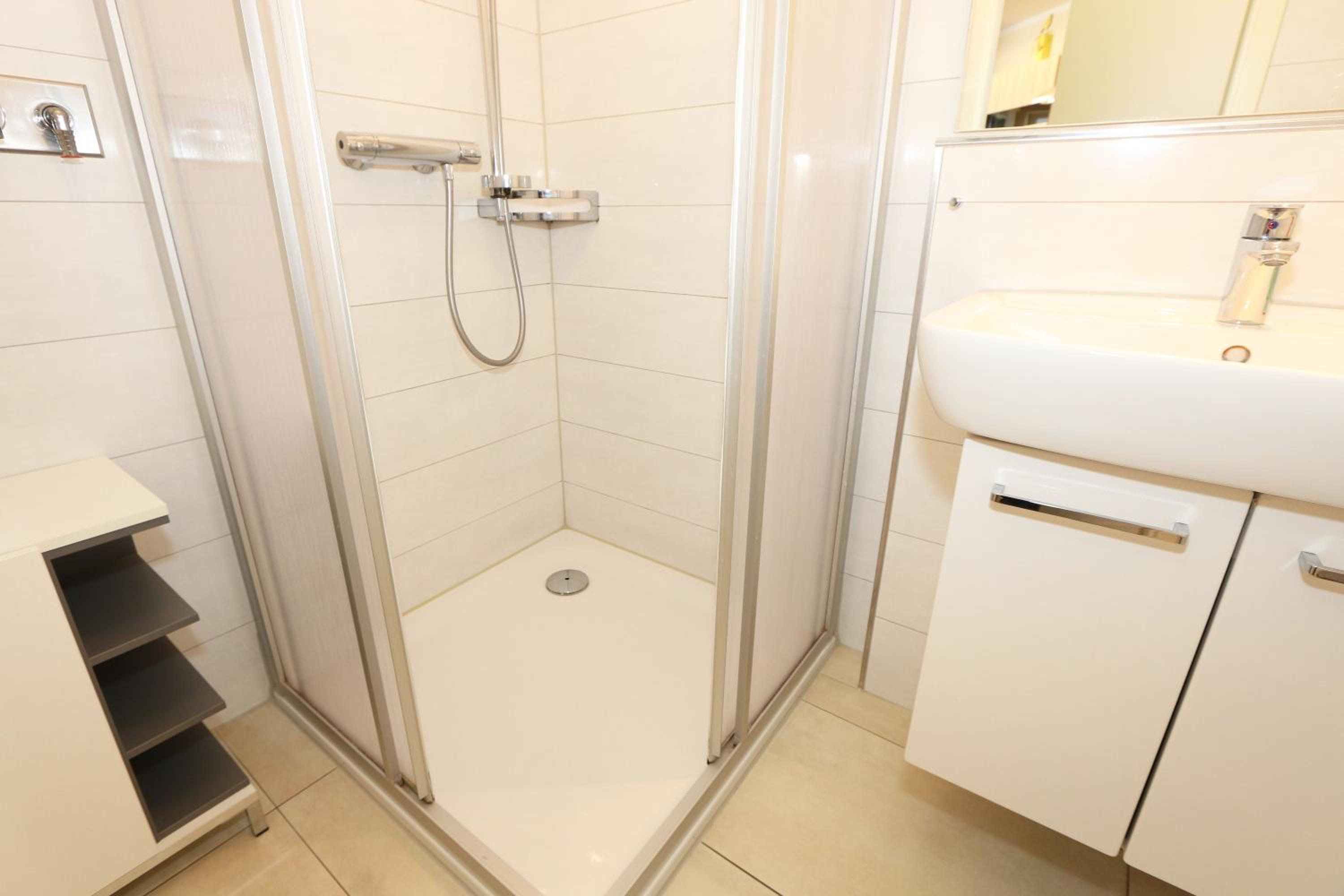 Seepark Sellin - Haus Altensien Whg 466 mit Balkon