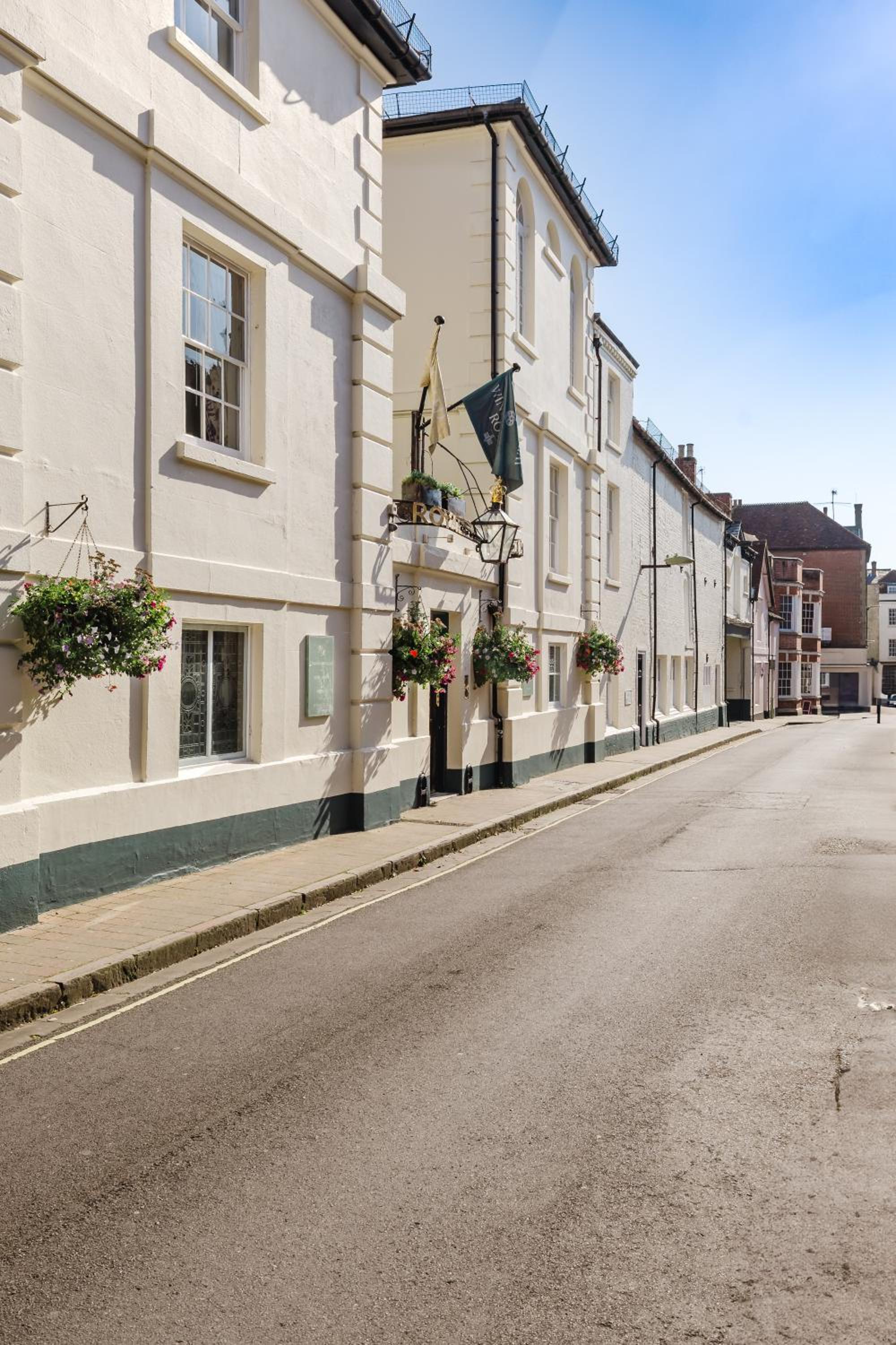 Winchester Vacations - Winchester Royal Hotel - Property Image 2