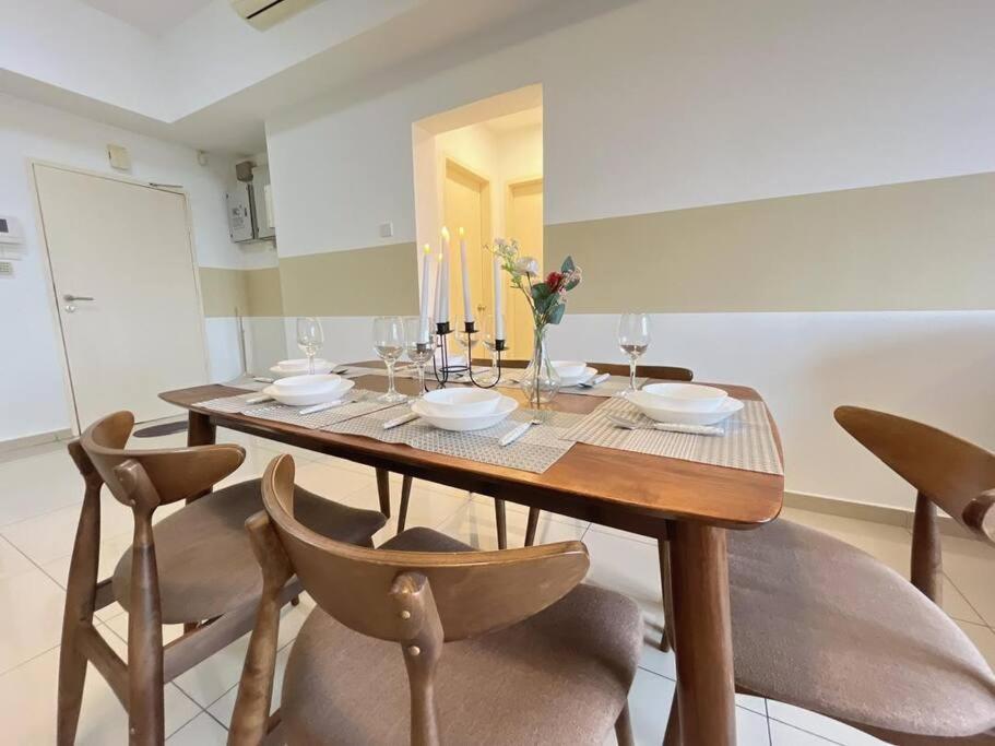 Petaling Jaya 1-12pax Muji design 3 room 1 min to Sunway Giza view 4