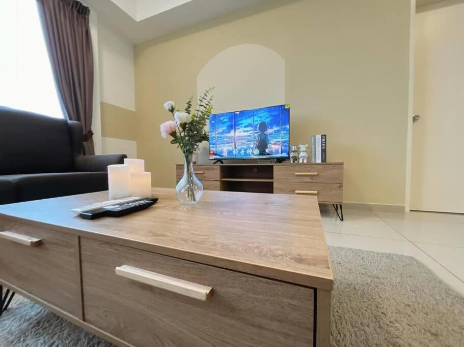 Petaling Jaya 1-12pax Muji design 3 room 1 min to Sunway Giza photo 4
