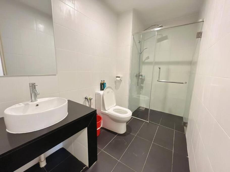 Petaling Jaya 1-12pax Muji design 3 room 1 min to Sunway Giza photo 5
