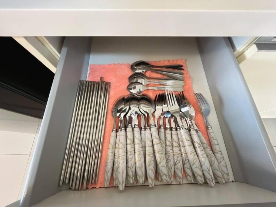 Petaling Jaya 1-12pax Muji design 3 room 1 min to Sunway Giza photo 7