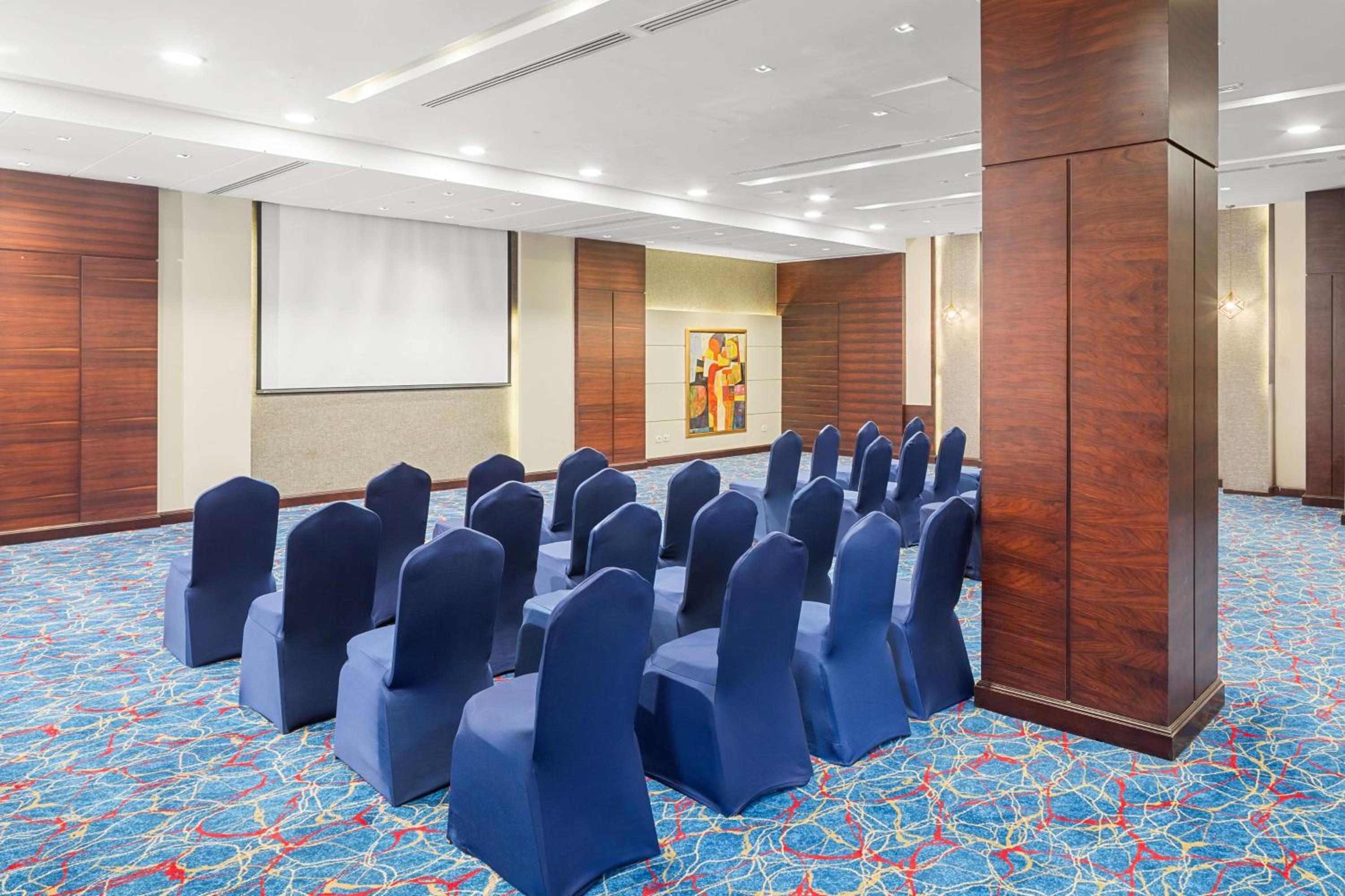 Hilton Alexandria Green Plaza — photo 49