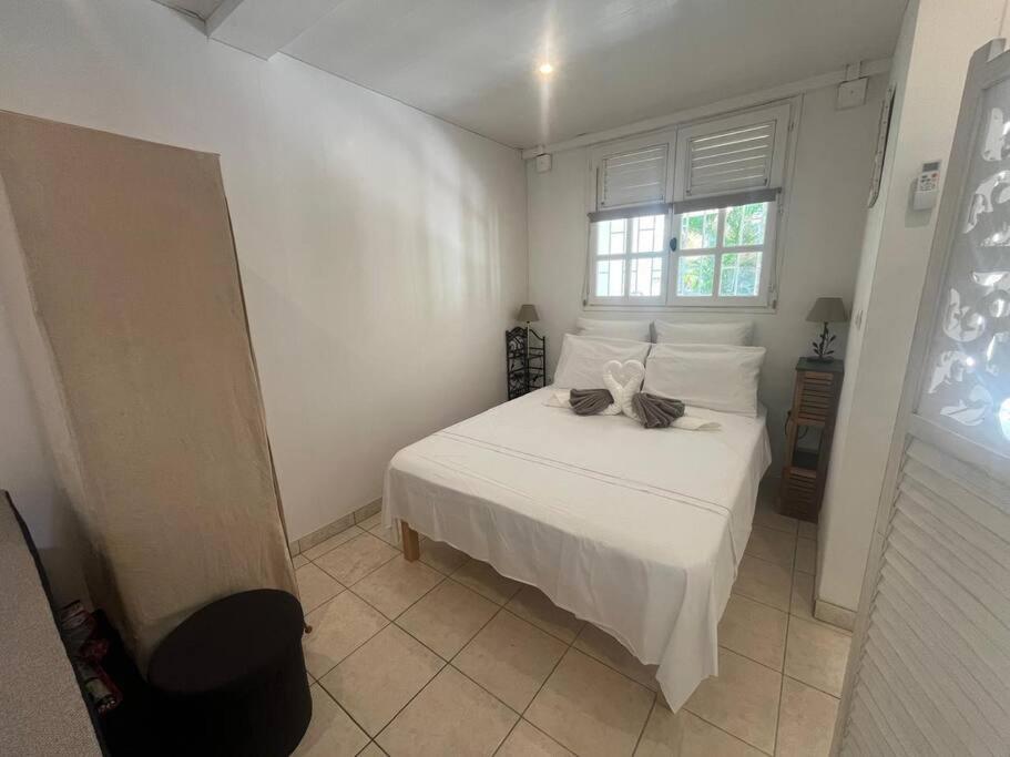 Joli Studio à la Villa l'Ensoleillée avec son grand Jardin view 4