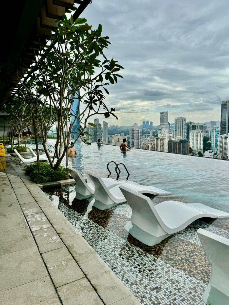 Luxury Suites At Axon Residence