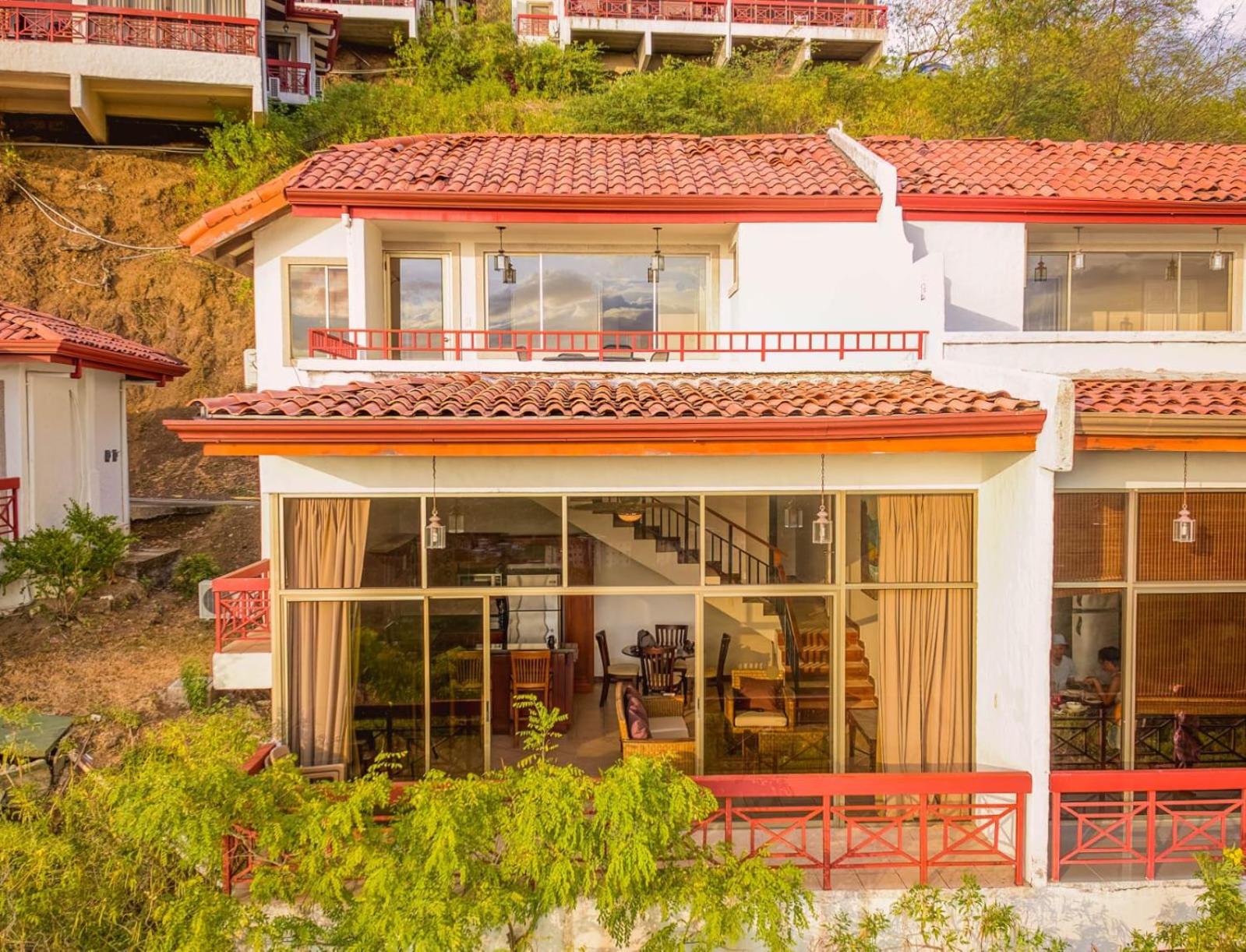 Ocean and Mountain View Villa
