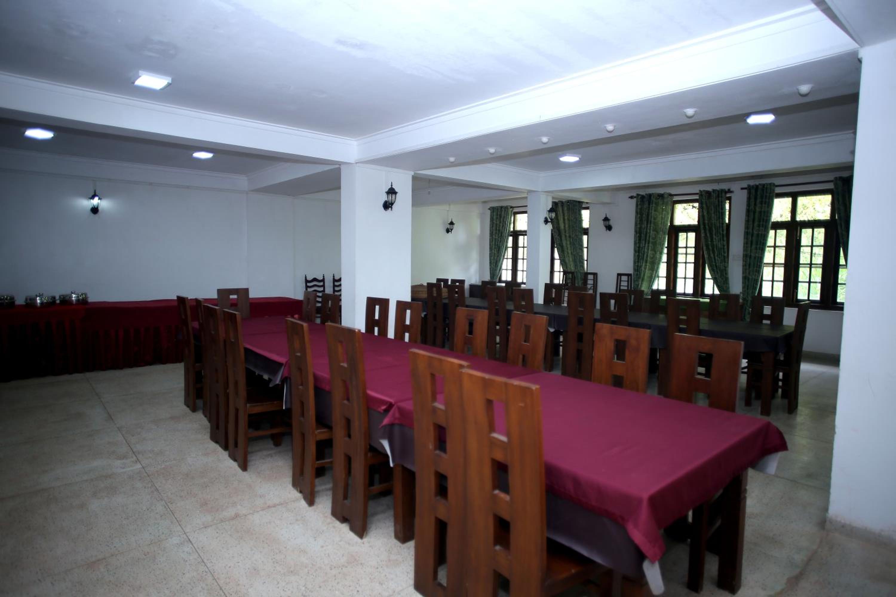 The Colonial Bungalow - Hatton view 3