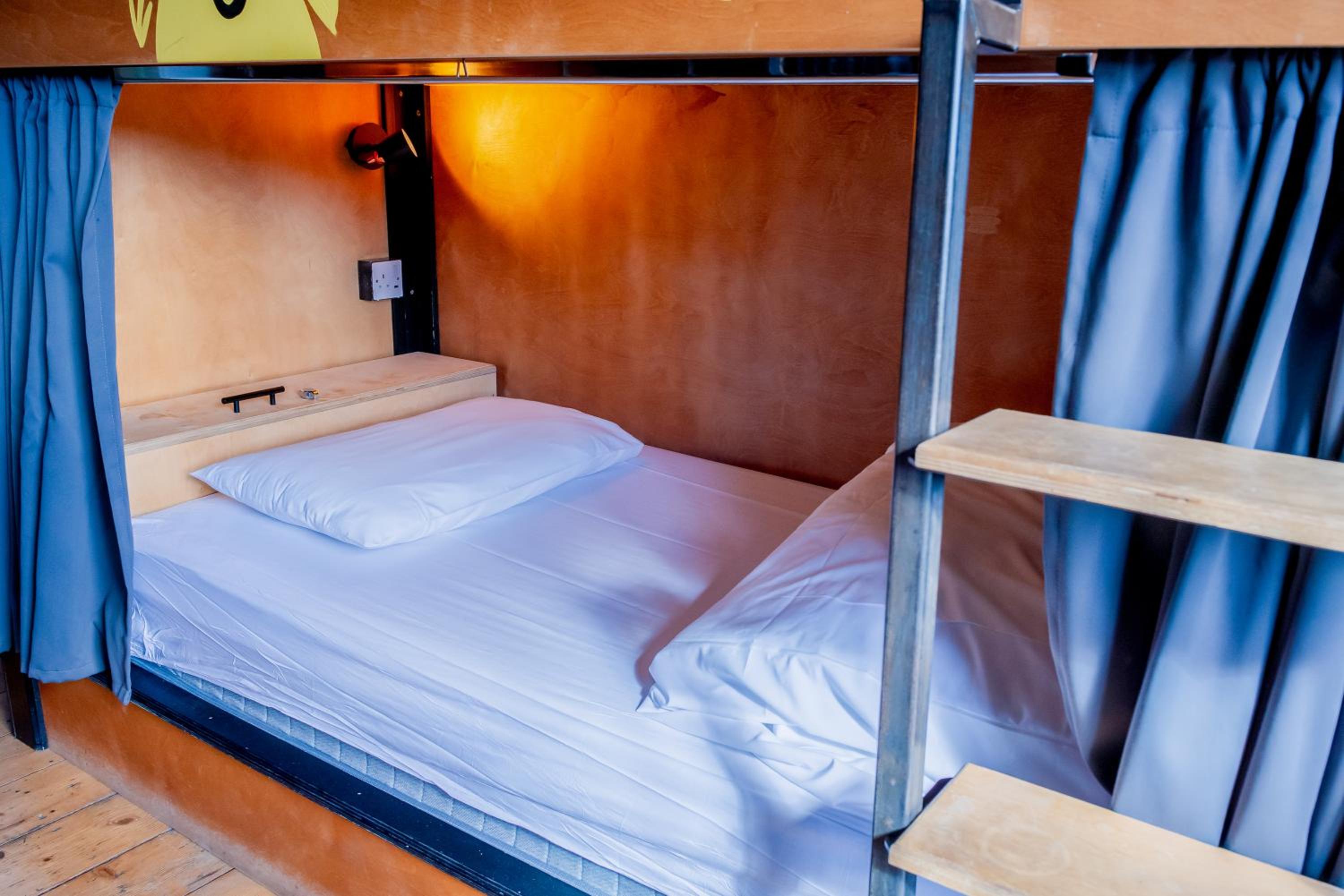 Leevin Hostel George