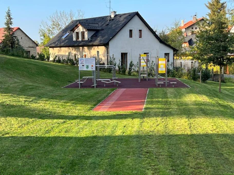 Byt apartman 72m2 private garden PARKING FREE