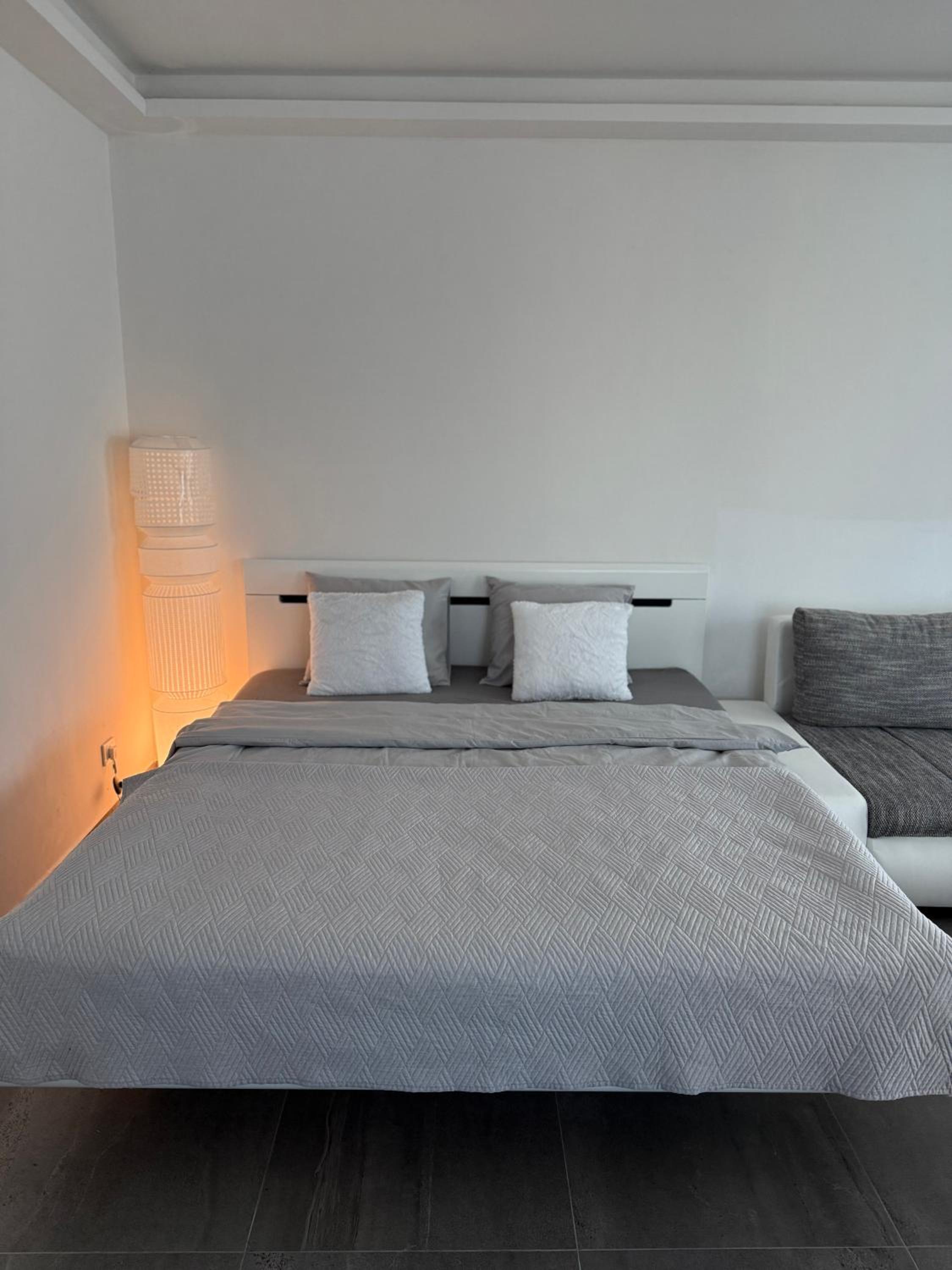 Byt apartman 72m2 private garden PARKING FREE