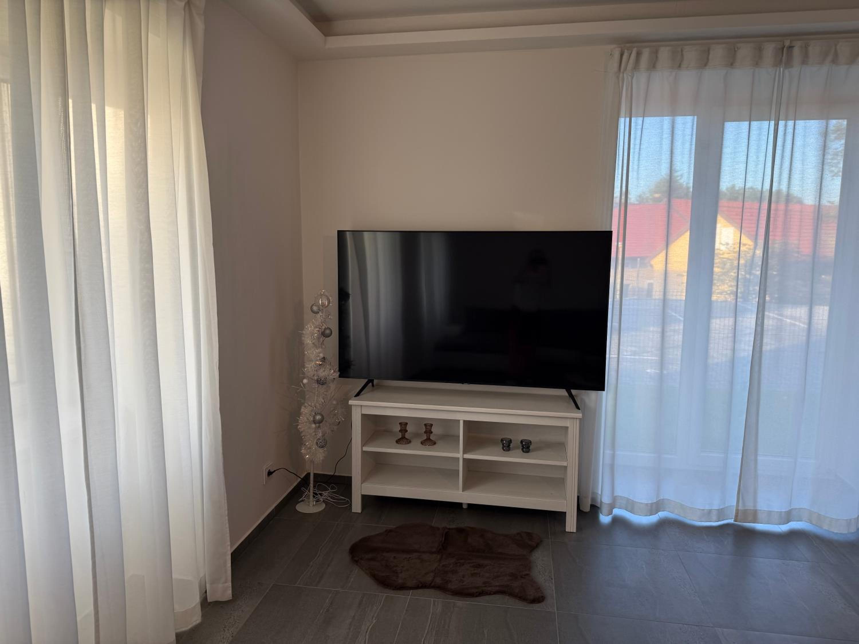 Byt apartman 72m2 private garden PARKING FREE