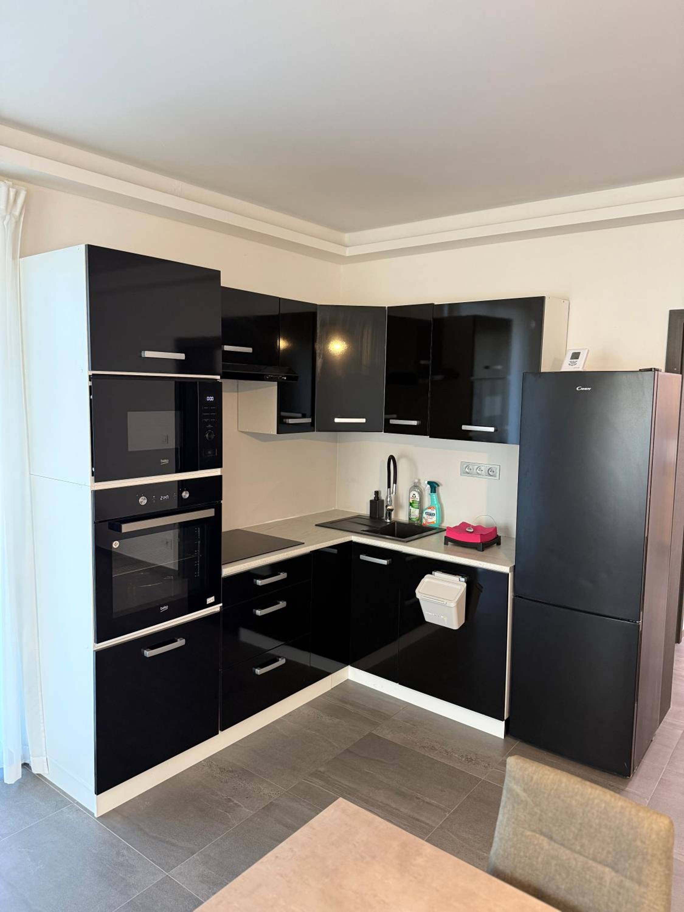 Byt apartman 72m2 private garden PARKING FREE