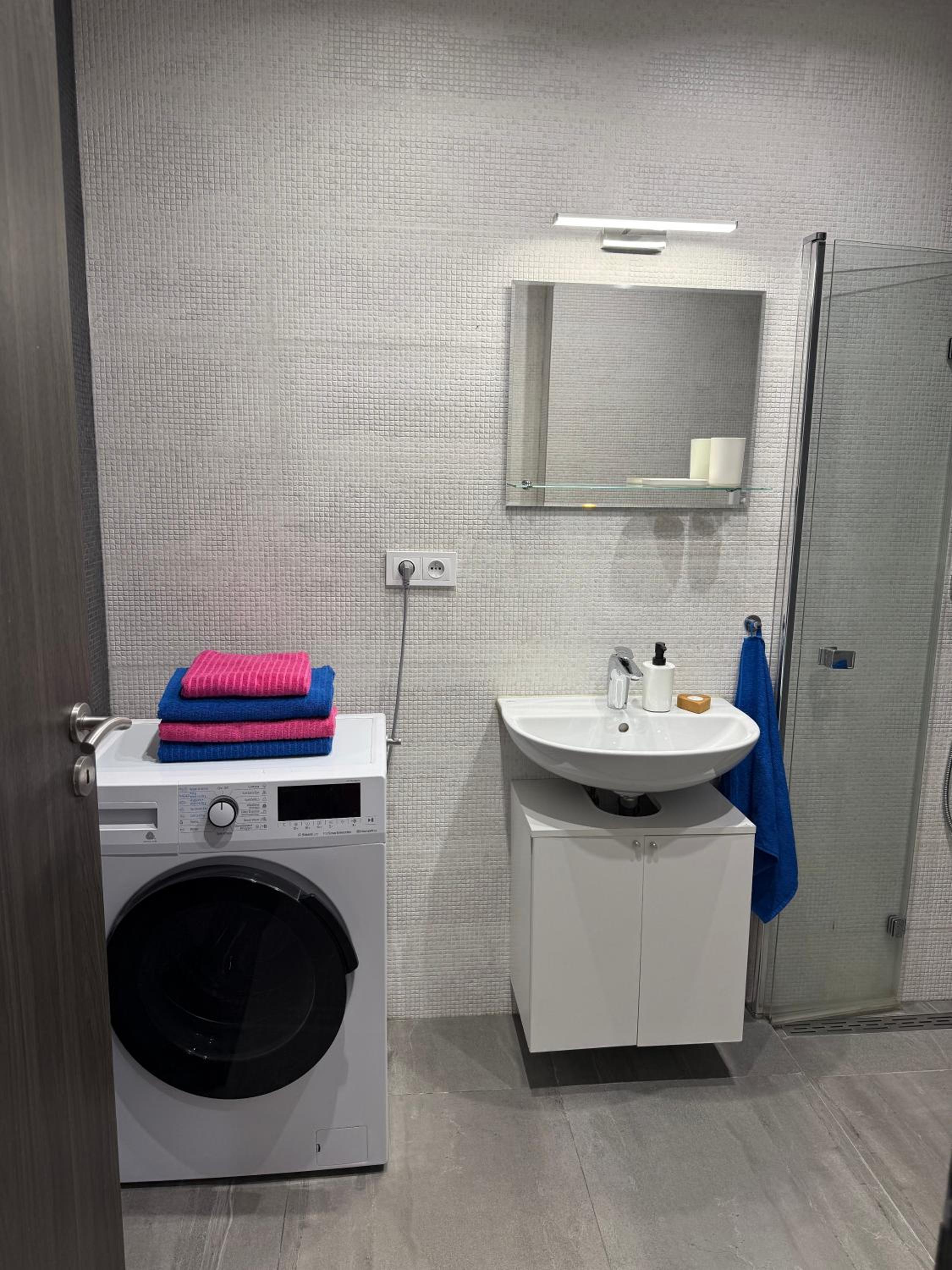 Byt apartman 72m2 private garden PARKING FREE