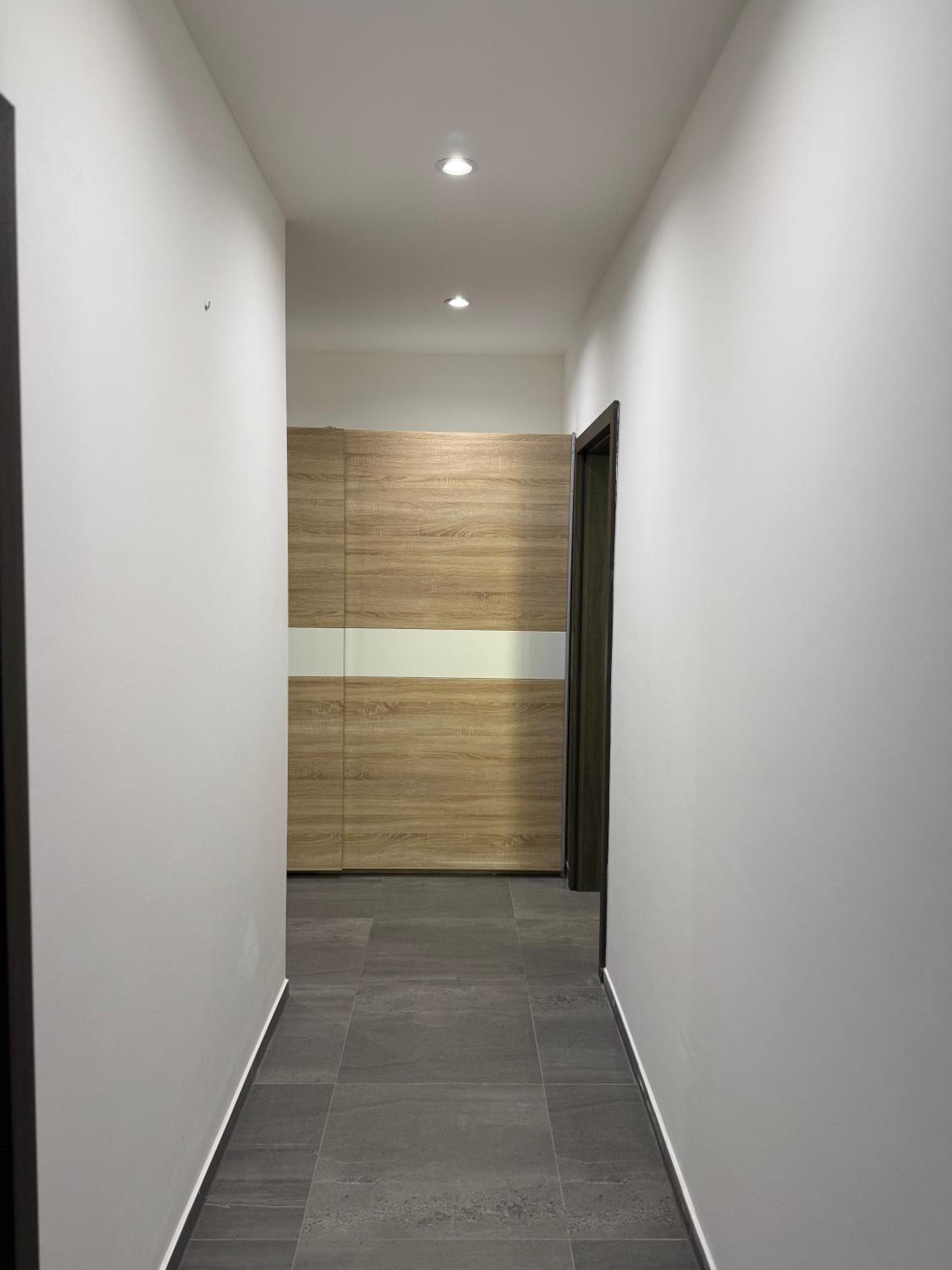 Byt apartman 72m2 private garden PARKING FREE