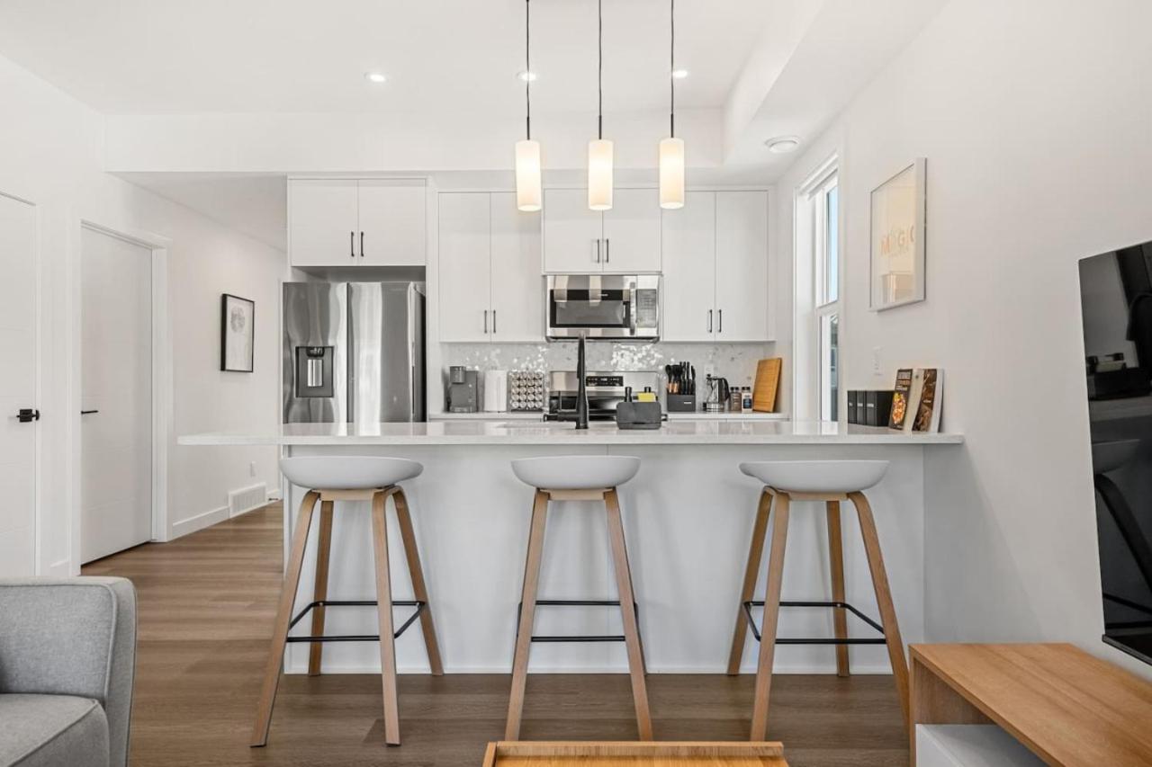 Aspen - Town House with 2 Bedrooms, Garage Parking, AC & More!