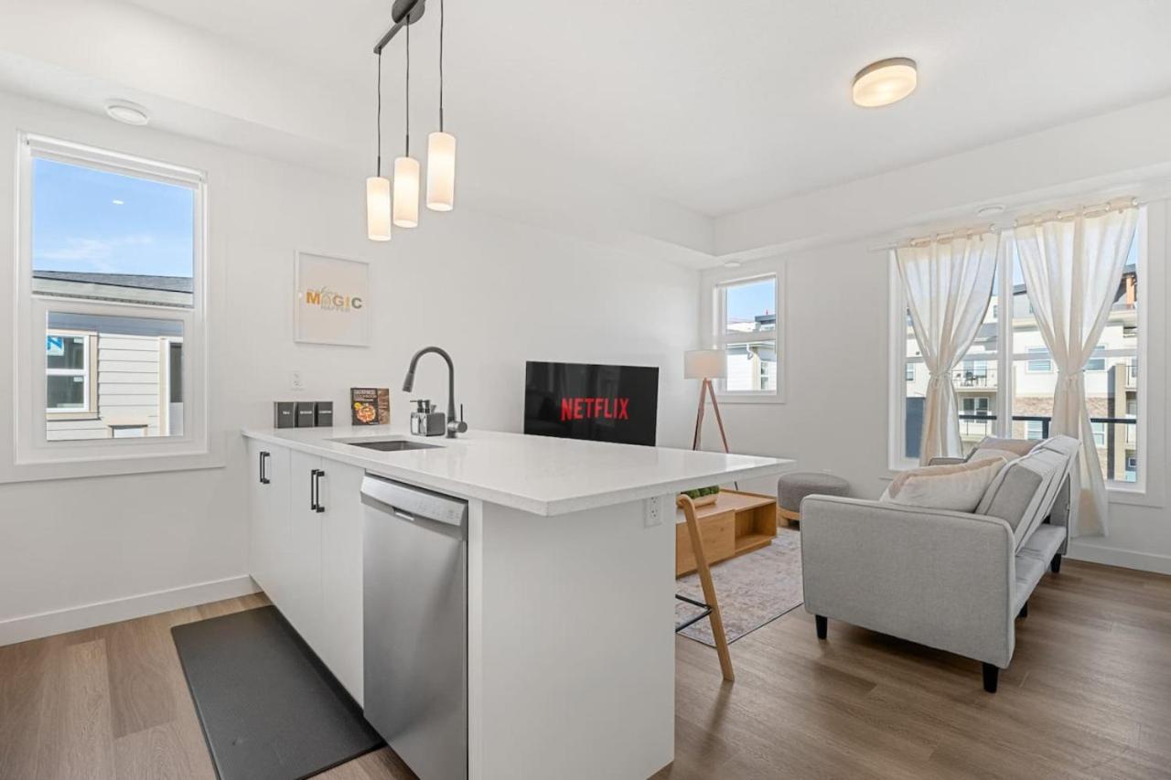Aspen - Town House with 2 Bedrooms, Garage Parking, AC & More!
