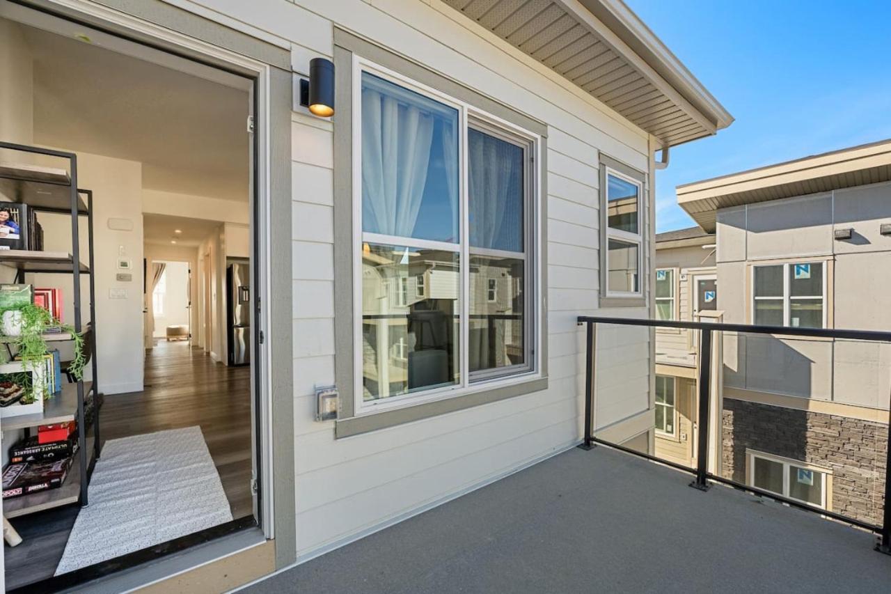 Aspen - Town House with 2 Bedrooms, Garage Parking, AC & More!